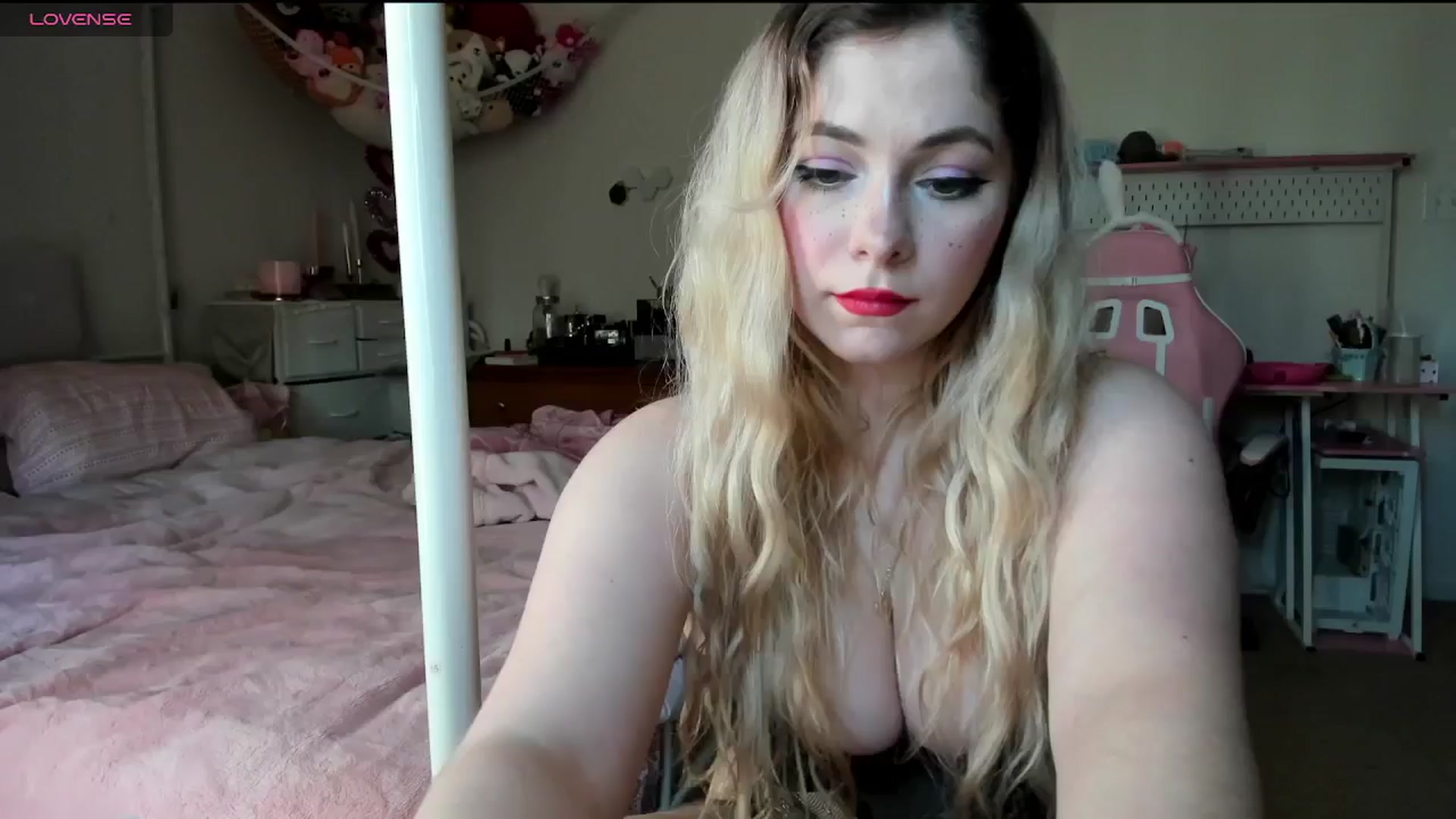 Gallery image thumbnail from lolypopbubble's myfreecams stream on, 02/10/2025, 21:48 image 8 of 20