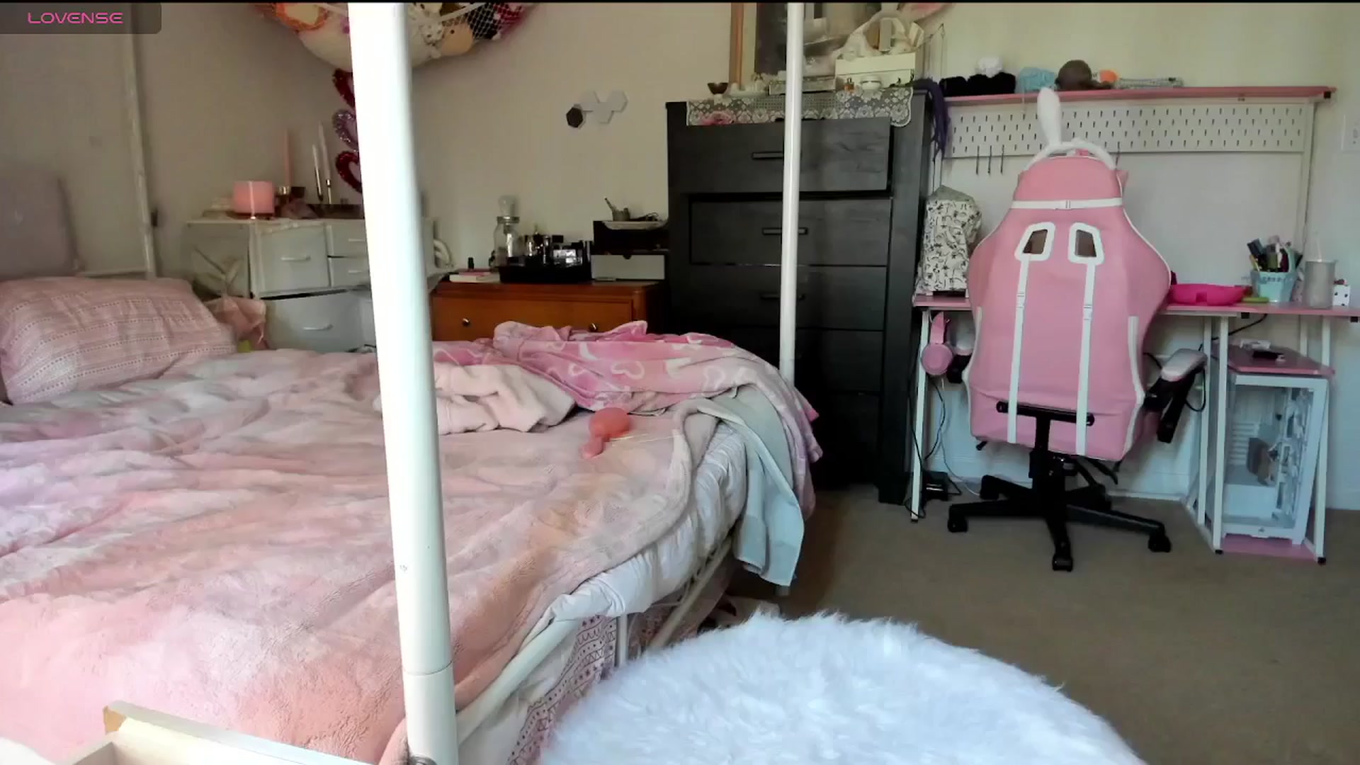 Gallery image thumbnail from lolypopbubble's myfreecams stream on, 02/10/2025, 21:48 image 4 of 20