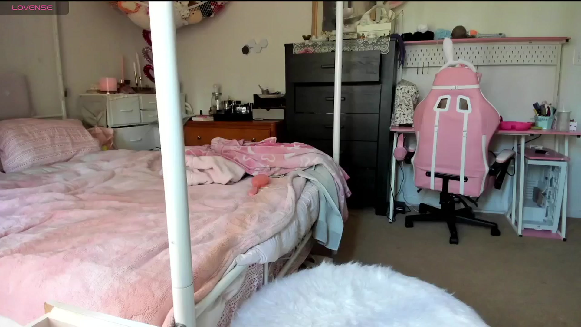 Gallery image thumbnail from lolypopbubble's myfreecams stream on, 02/10/2025, 21:48 image 3 of 20