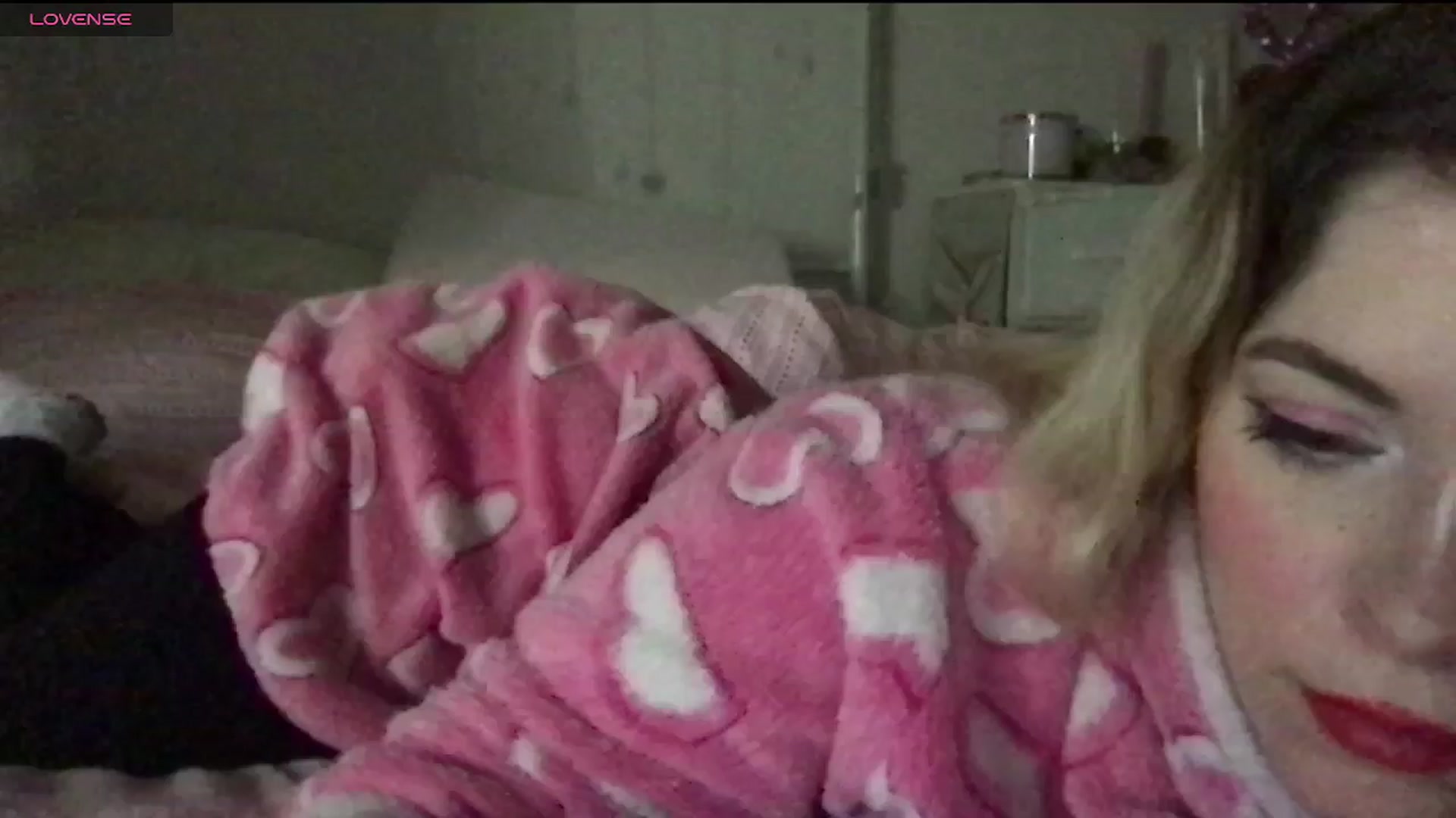 Gallery image thumbnail from lolypopbubble's myfreecams stream on, 02/10/2025, 23:28 image 1 of 20