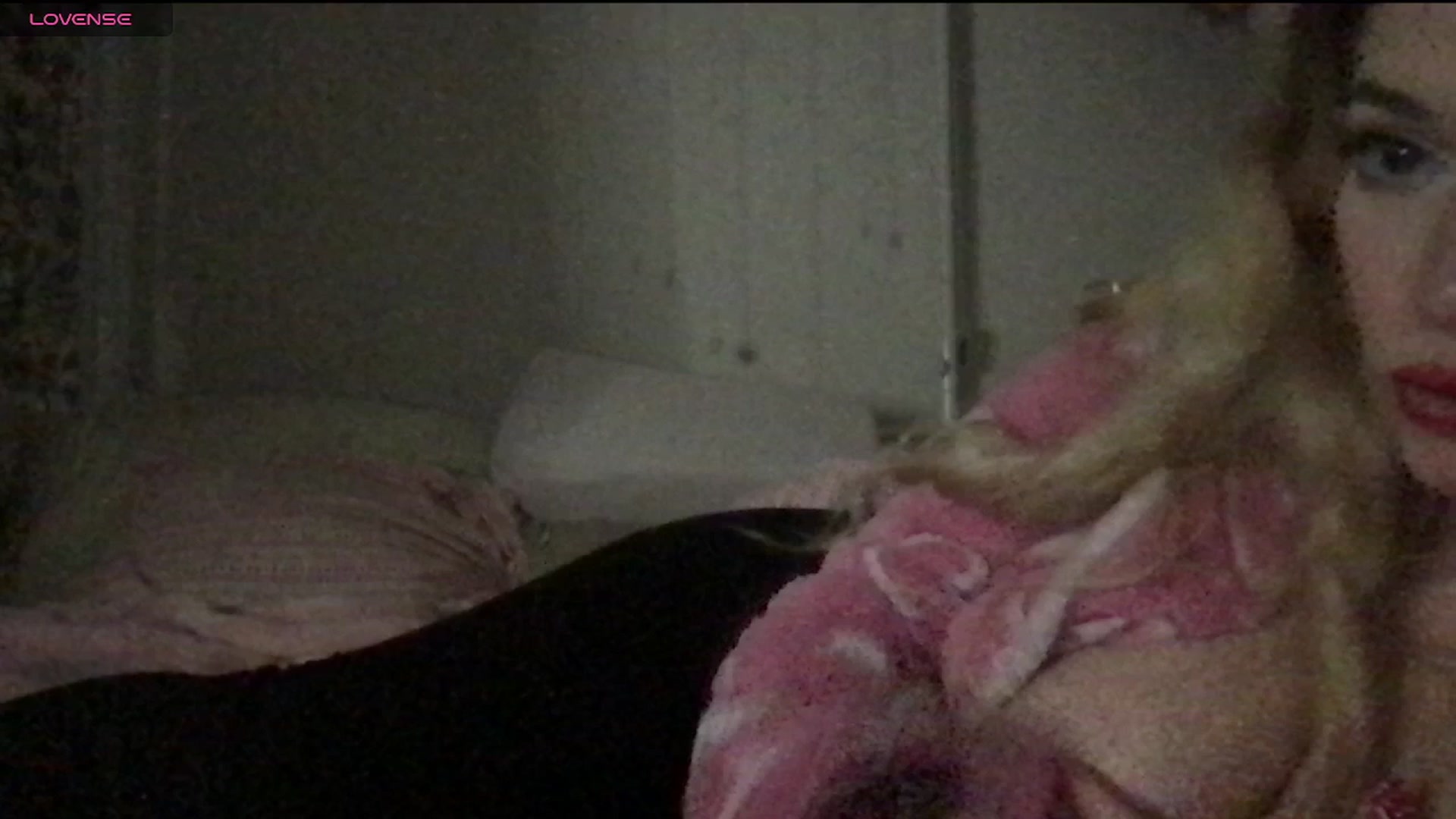 Gallery image thumbnail from lolypopbubble's myfreecams stream on, 02/10/2025, 23:28 image 17 of 20
