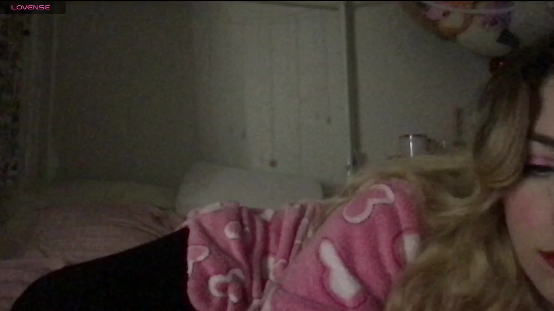 Gallery image thumbnail from lolypopbubble's myfreecams stream on, 02/10/2025, 23:28 image 12 of 20
