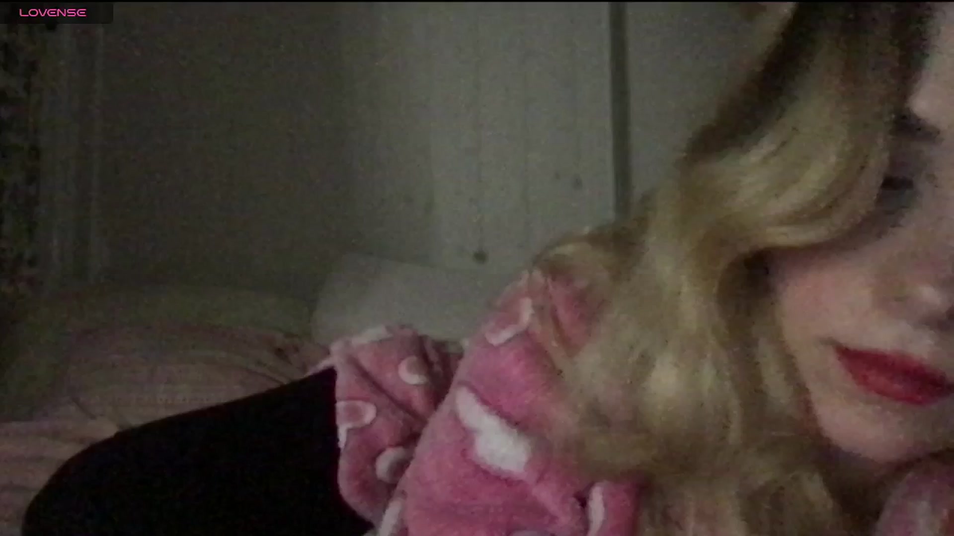 Gallery image thumbnail from lolypopbubble's myfreecams stream on, 02/10/2025, 23:28 image 10 of 20