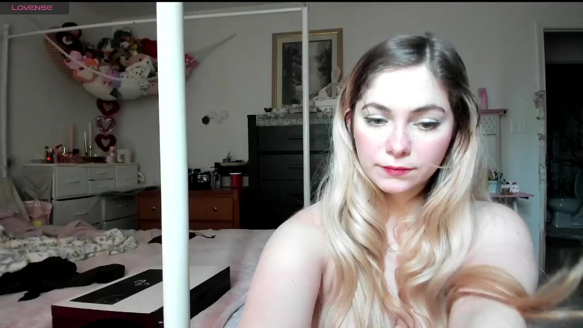 Gallery image thumbnail from lolypopbubble's myfreecams stream on, 02/20/2025, 19:33 image 20 of 20