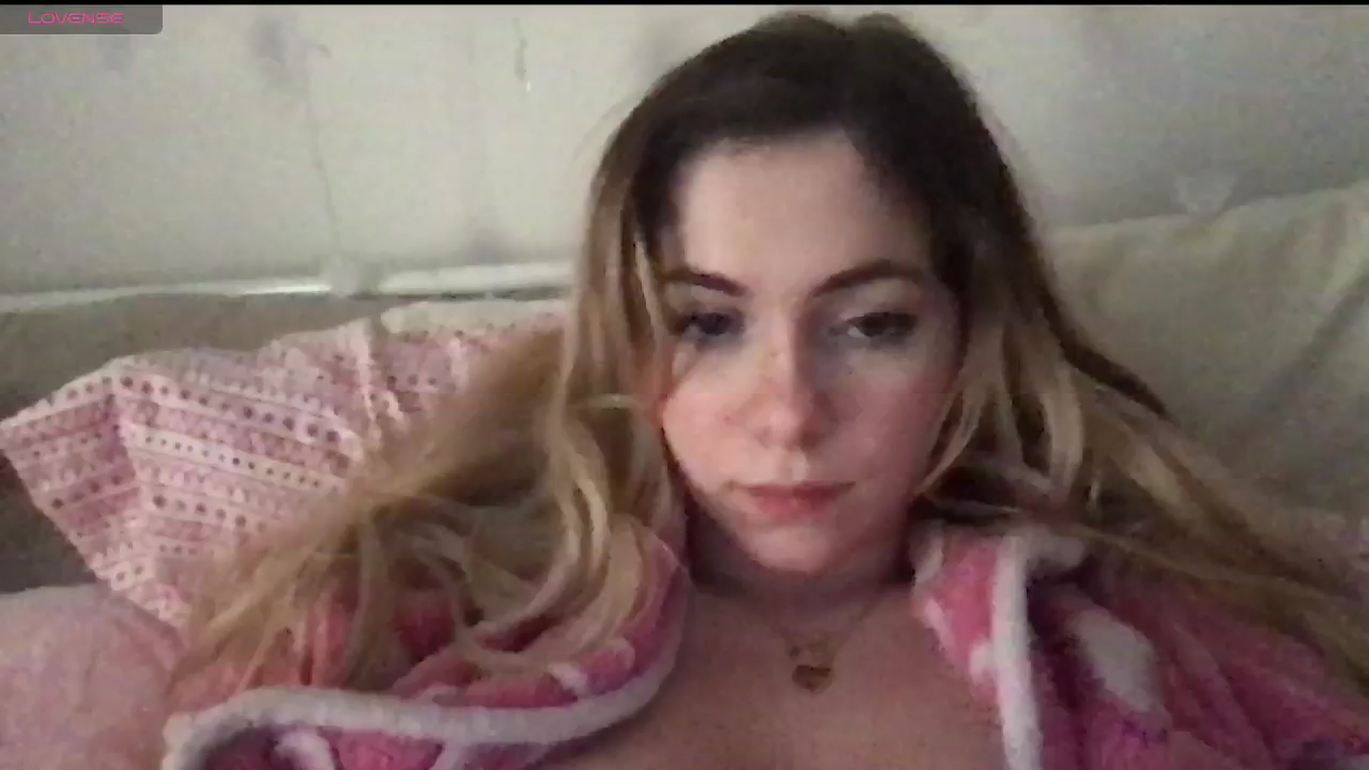 Gallery image thumbnail from lolypopbubble's myfreecams stream on, 02/20/2025, 22:18 image 2 of 20