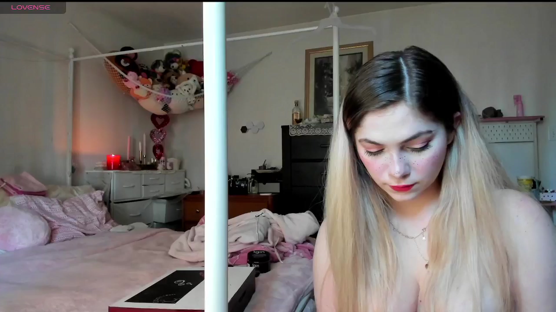 Gallery image thumbnail from lolypopbubble's myfreecams stream on, 02/21/2025, 21:11 image 3 of 20