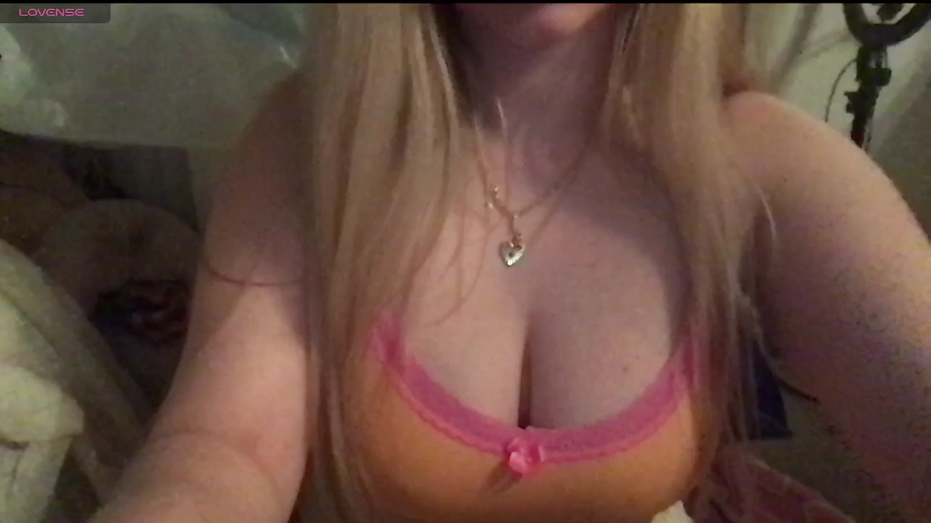 Gallery image thumbnail from lolypopbubble's myfreecams stream on, 02/22/2025, 08:55 image 5 of 20
