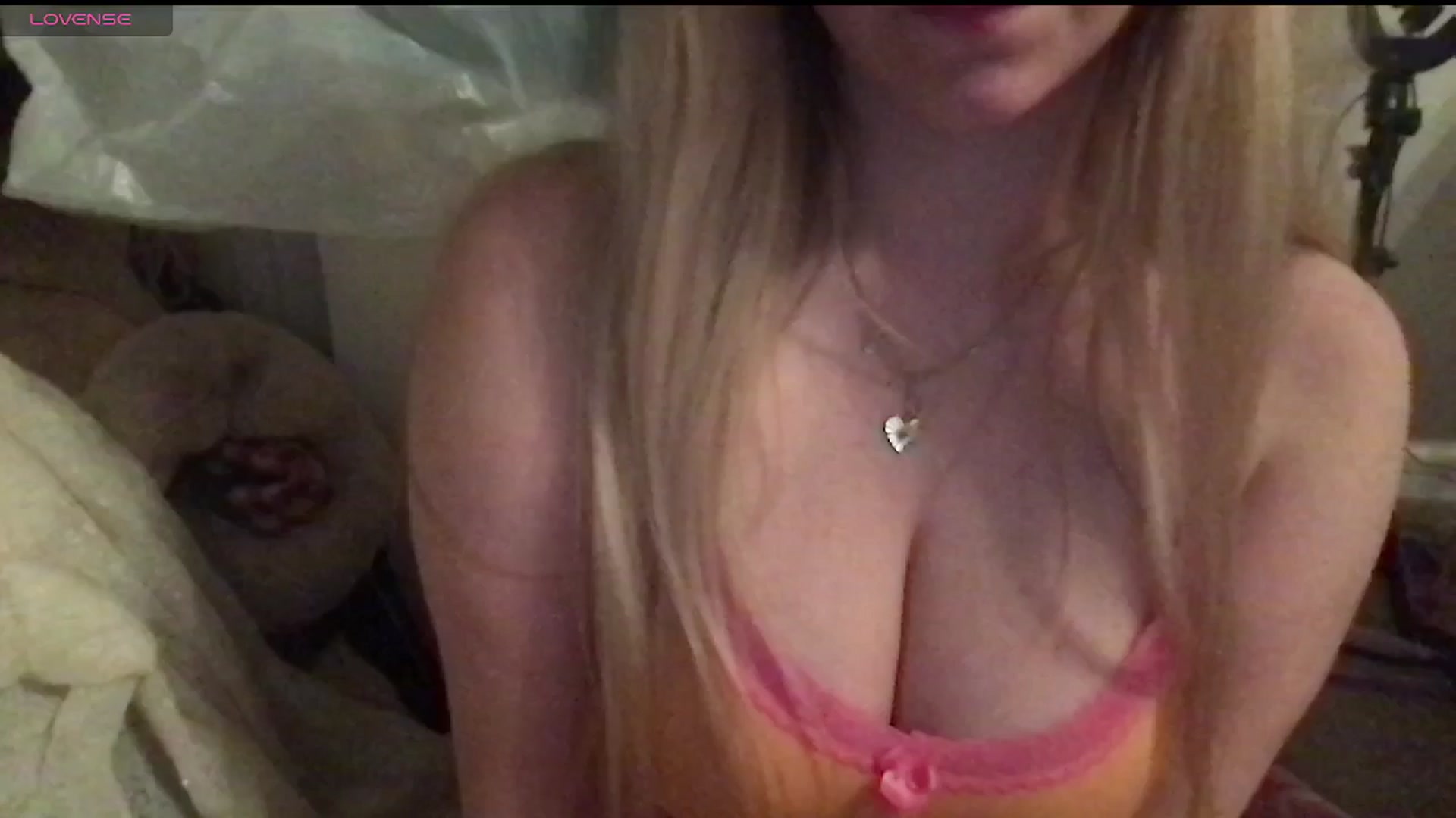 Gallery image thumbnail from lolypopbubble's myfreecams stream on, 02/22/2025, 08:55 image 14 of 20