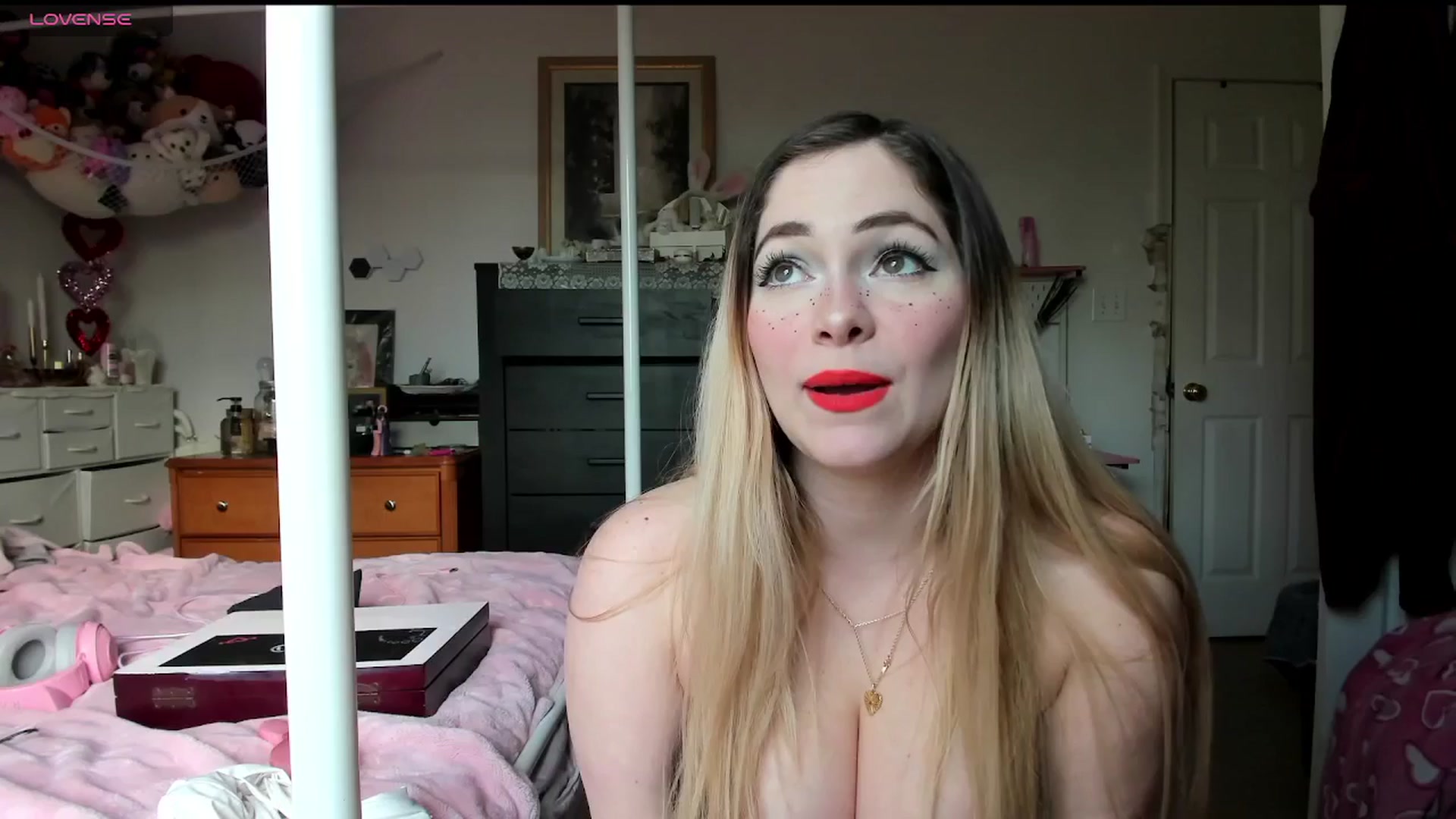 Gallery image thumbnail from lolypopbubble's myfreecams stream on, 02/24/2025, 21:55 image 20 of 20