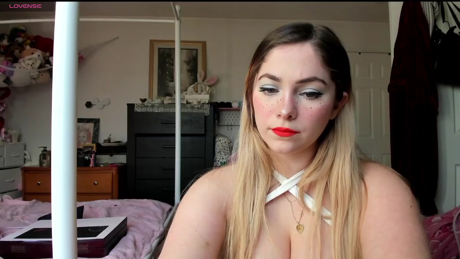 Gallery image thumbnail from lolypopbubble's myfreecams stream on, 02/24/2025, 21:55 image 7 of 20