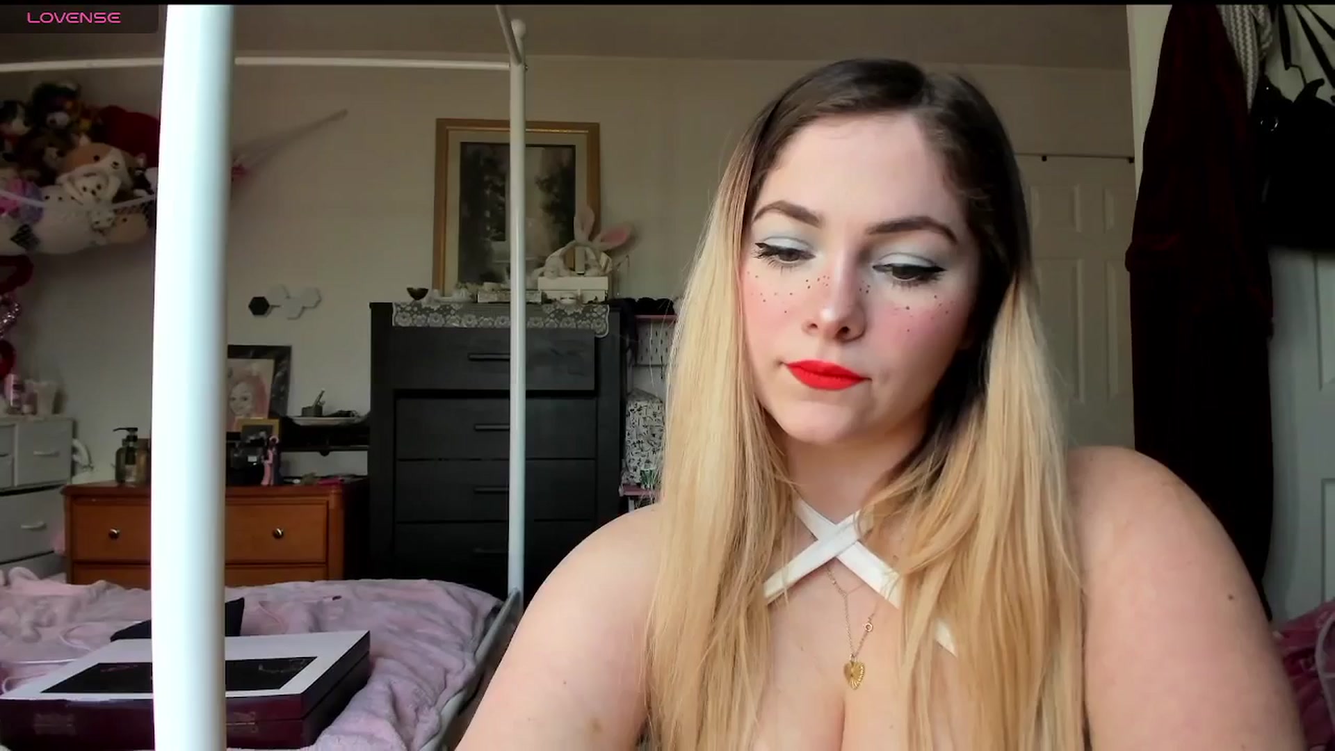 Gallery image thumbnail from lolypopbubble's myfreecams stream on, 02/24/2025, 21:55 image 8 of 20