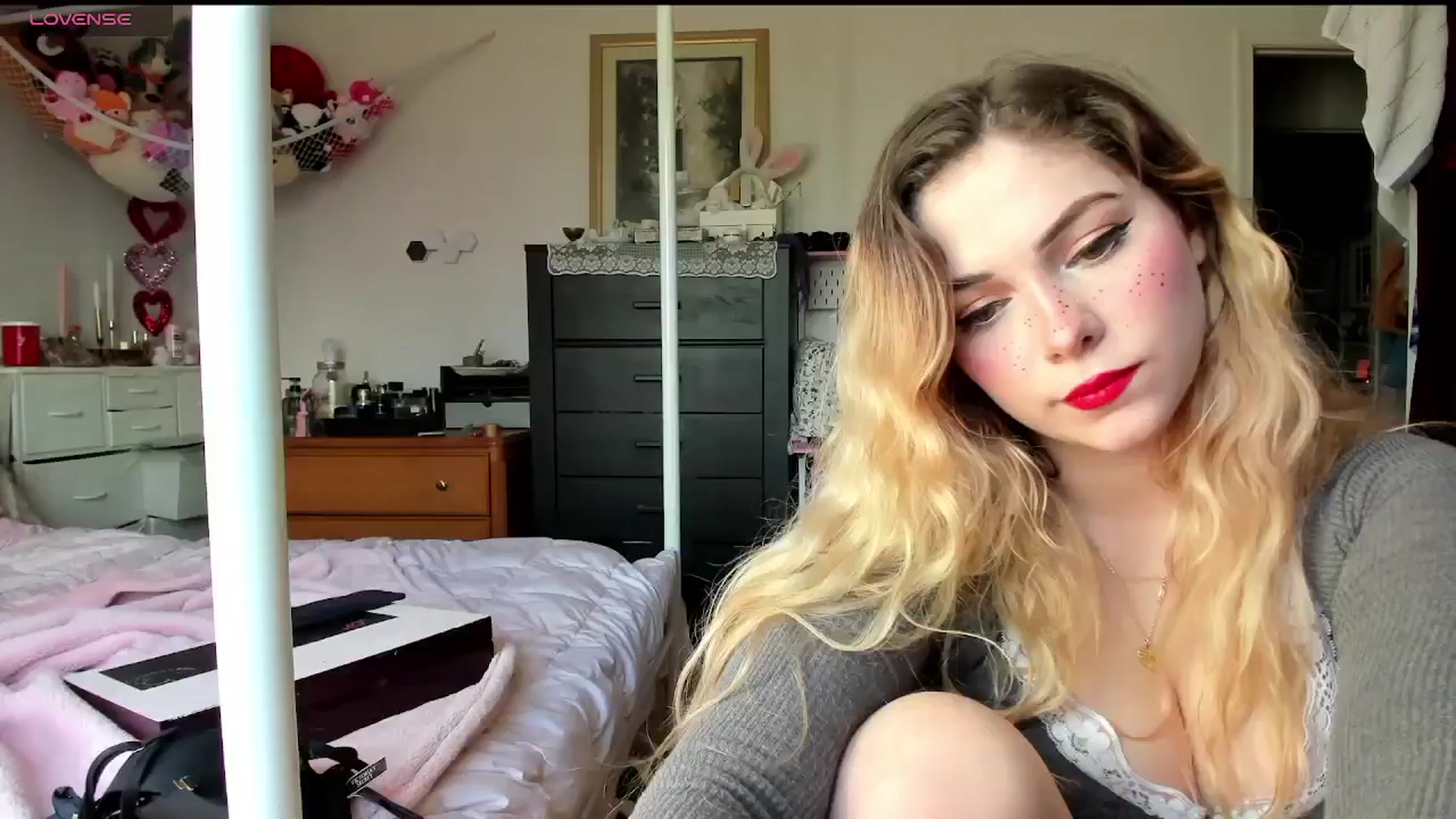 Gallery image thumbnail from lolypopbubble's myfreecams stream on, 02/25/2025, 20:52 image 2 of 20