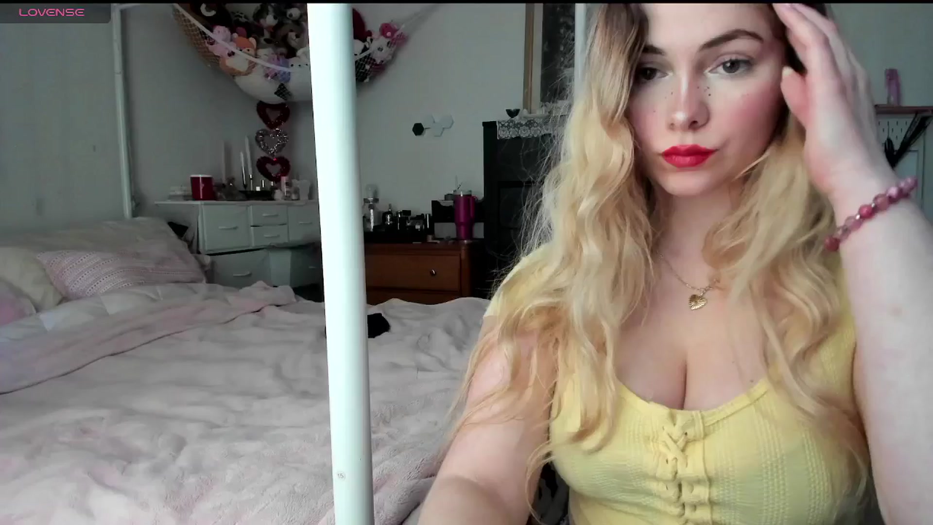 Gallery image thumbnail from lolypopbubble's myfreecams stream on, 02/27/2025, 19:53 image 1 of 20