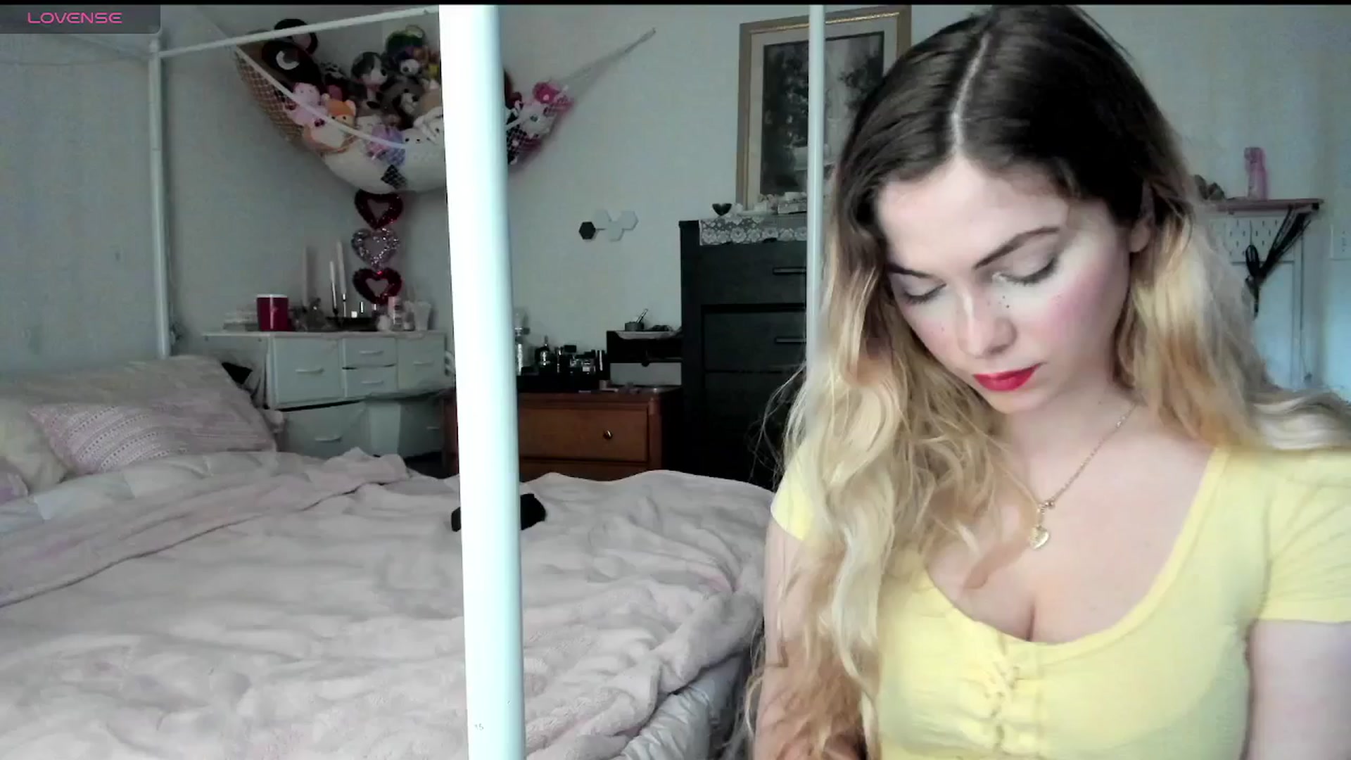 Gallery image thumbnail from lolypopbubble's myfreecams stream on, 02/27/2025, 20:18 image 2 of 20