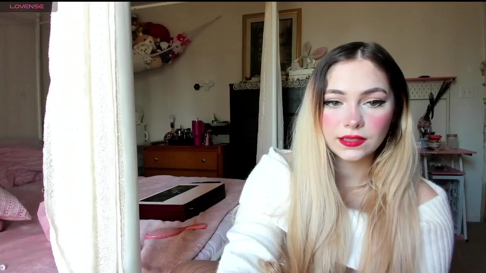 Gallery image thumbnail from lolypopbubble's myfreecams stream on, 03/12/2025, 20:15 image 10 of 20