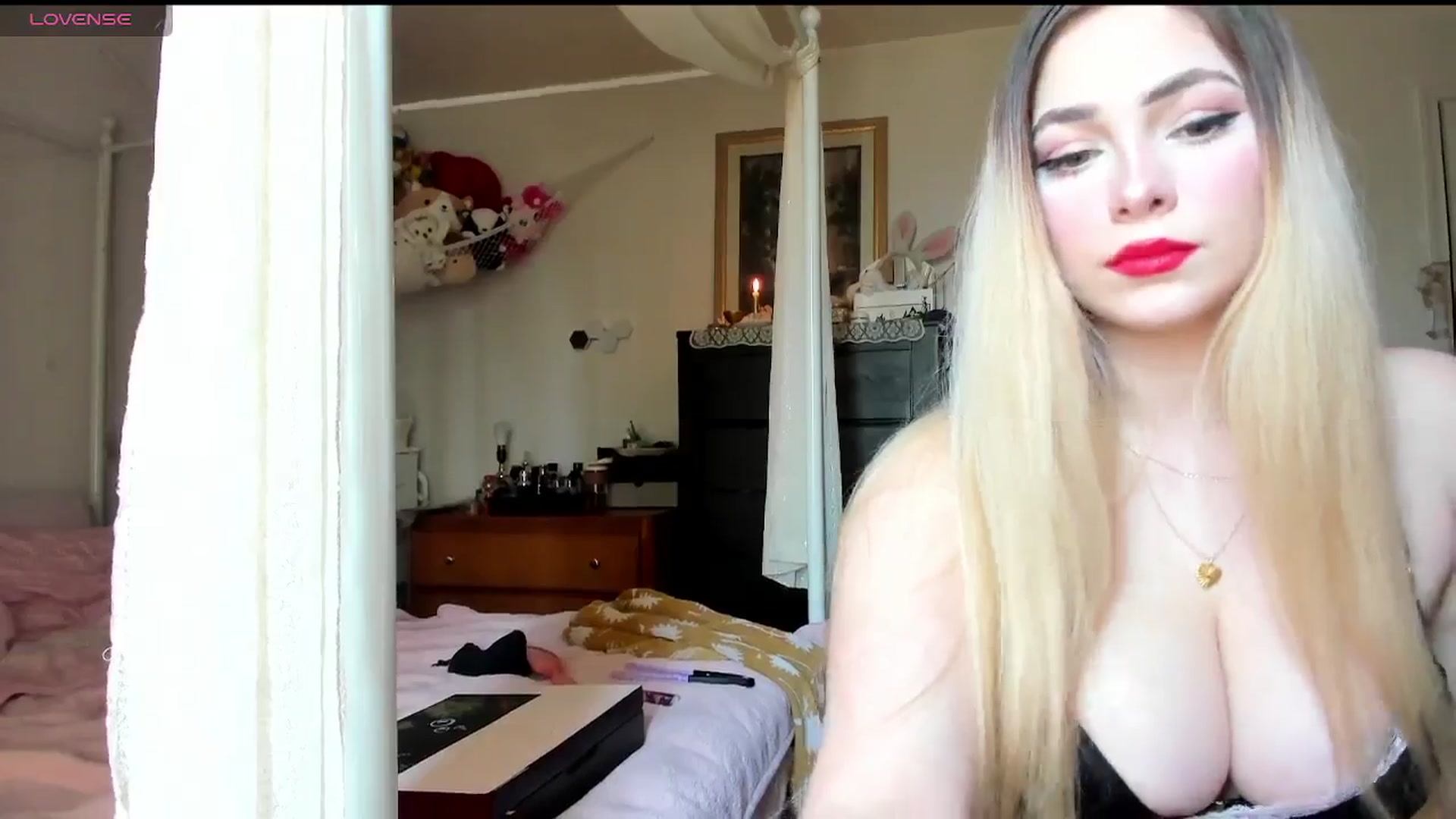 Gallery image thumbnail from lolypopbubble's myfreecams stream on, 03/14/2025, 19:39 image 18 of 20