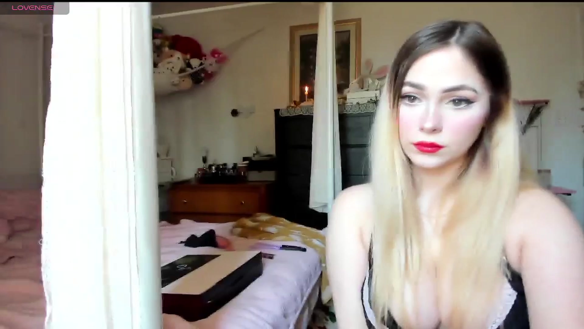 Gallery image thumbnail from lolypopbubble's myfreecams stream on, 03/14/2025, 19:39 image 9 of 20