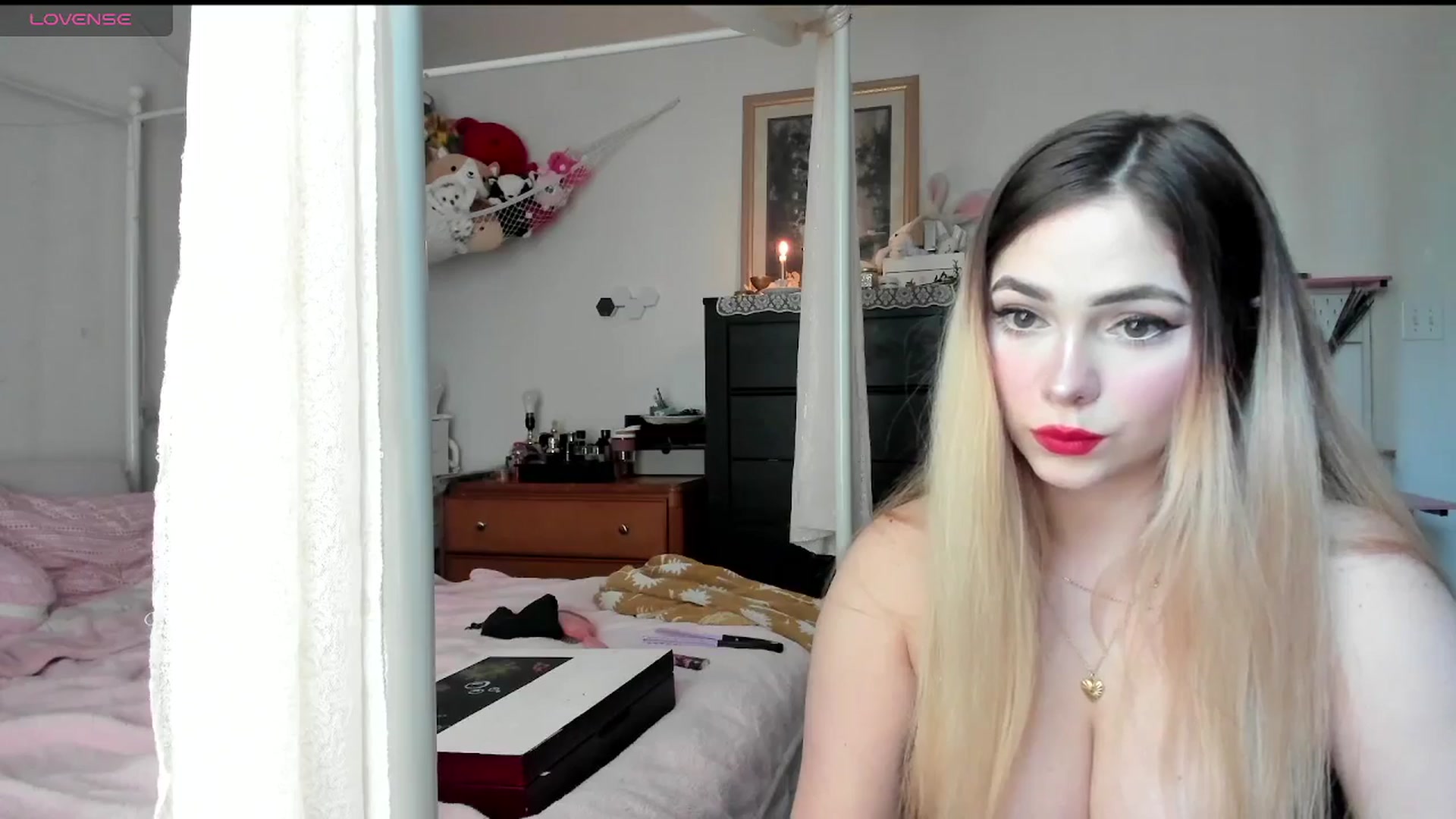 Gallery image thumbnail from lolypopbubble's myfreecams stream on, 03/14/2025, 19:39 image 7 of 20