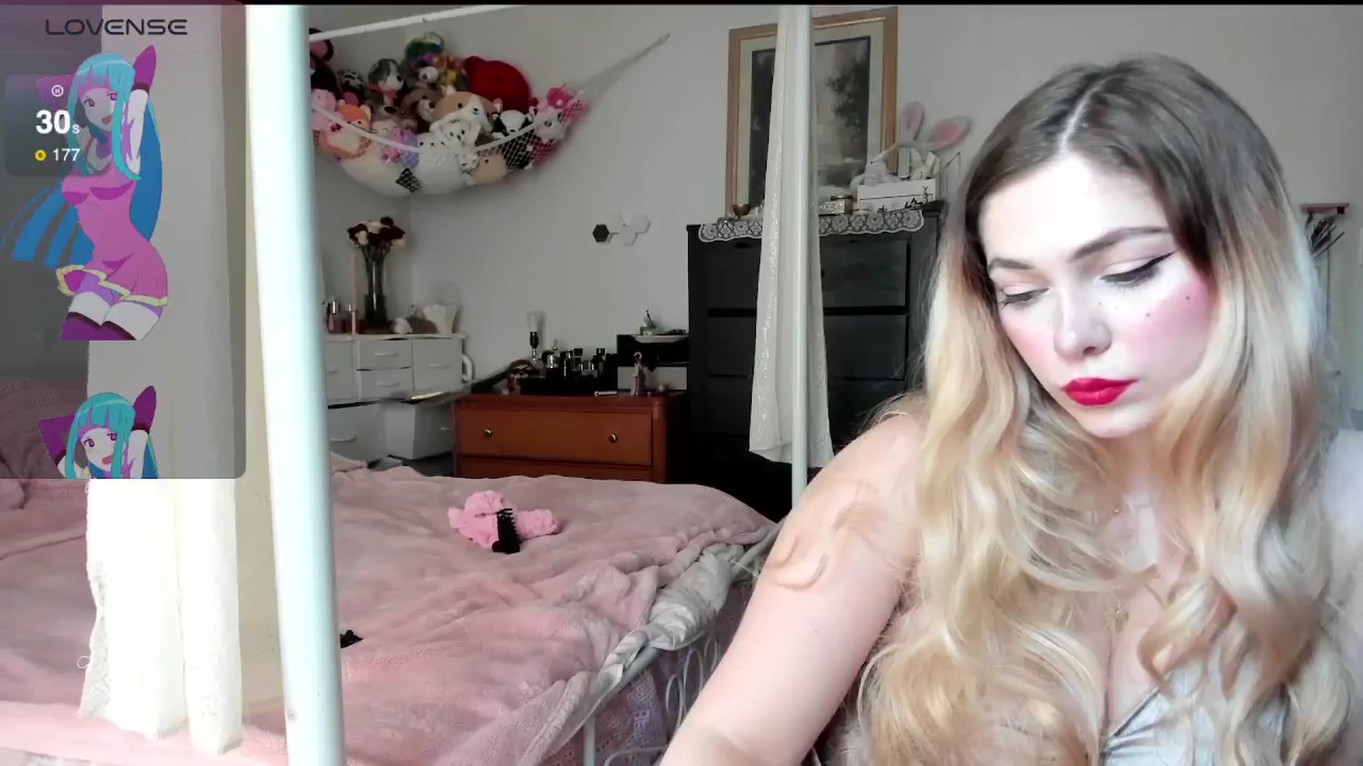 Gallery image thumbnail from lolypopbubble's myfreecams stream on, 03/17/2025, 19:22 image 18 of 20