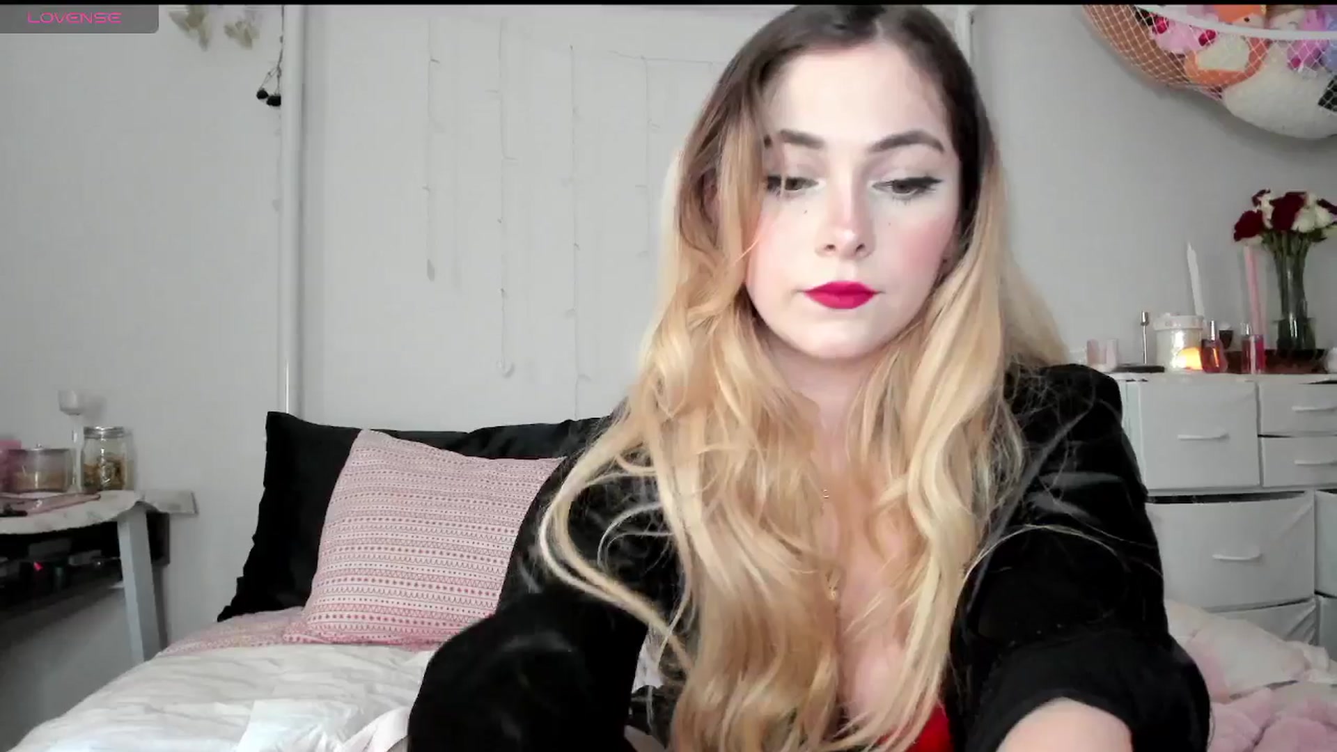 Gallery image thumbnail from lolypopbubble's myfreecams stream on, 03/20/2025, 20:52 image 9 of 20