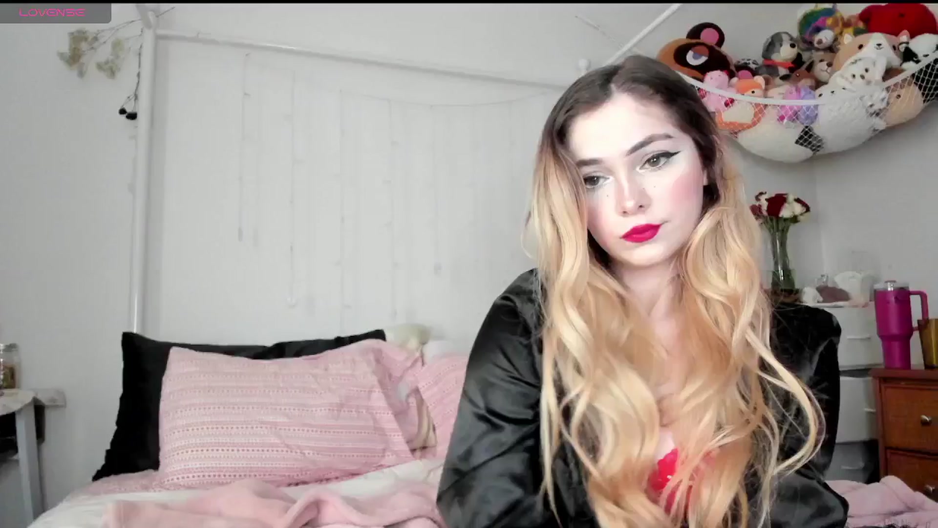 Gallery image thumbnail from lolypopbubble's myfreecams stream on, 03/20/2025, 20:52 image 1 of 20