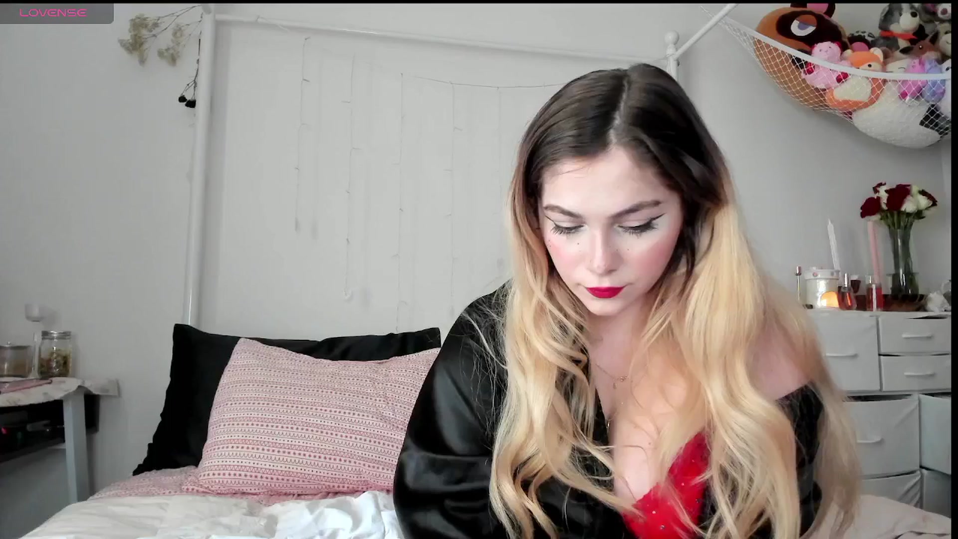 Gallery image thumbnail from lolypopbubble's myfreecams stream on, 03/20/2025, 20:52 image 14 of 20