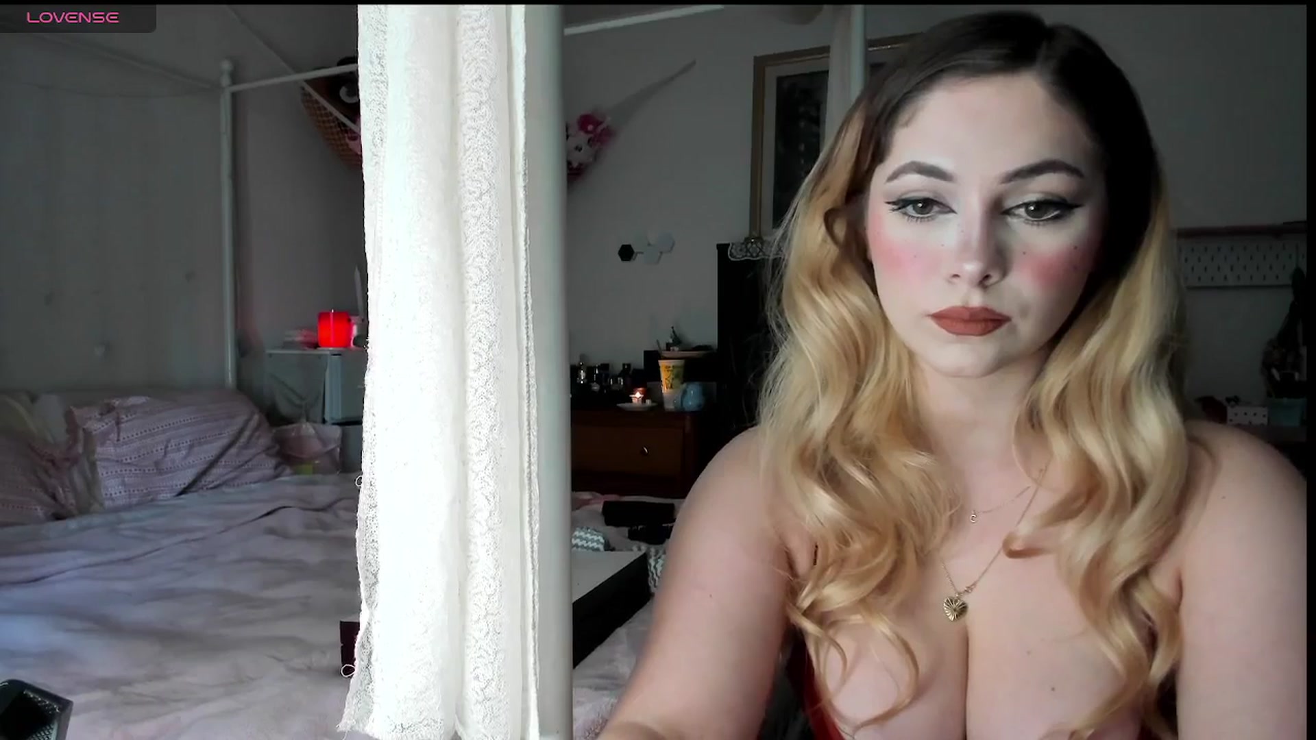 Gallery image thumbnail from lolypopbubble's myfreecams stream on, 03/21/2025, 18:37 image 4 of 20