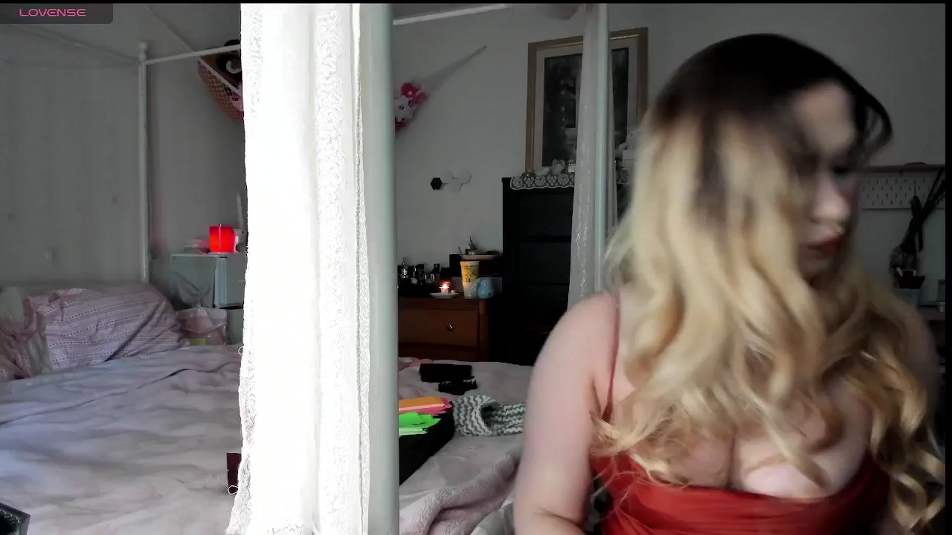 Gallery image thumbnail from lolypopbubble's myfreecams stream on, 03/21/2025, 18:37 image 1 of 20