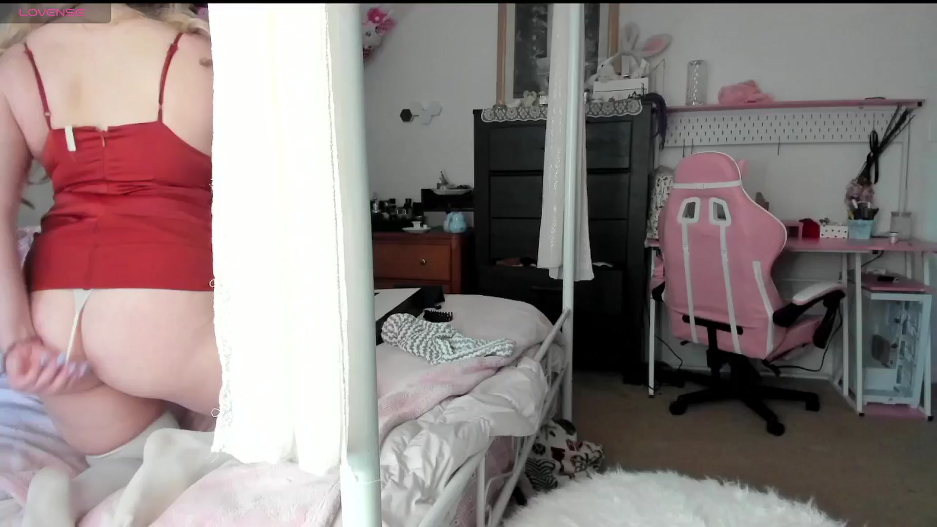 Gallery image thumbnail from lolypopbubble's myfreecams stream on, 03/21/2025, 19:07 image 11 of 20