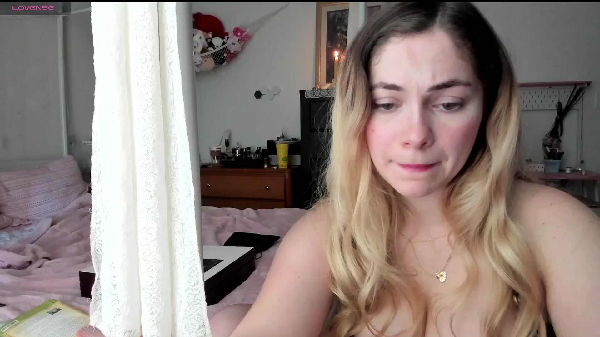 Gallery image thumbnail from lolypopbubble's myfreecams stream on, 03/26/2025, 19:57 image 10 of 20