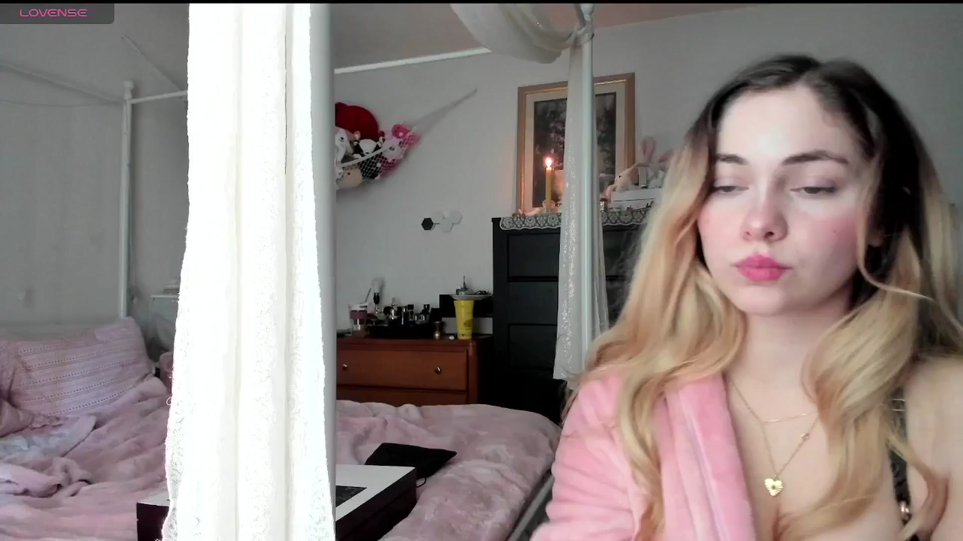 Gallery image thumbnail from lolypopbubble's myfreecams stream on, 03/26/2025, 19:57 image 2 of 20