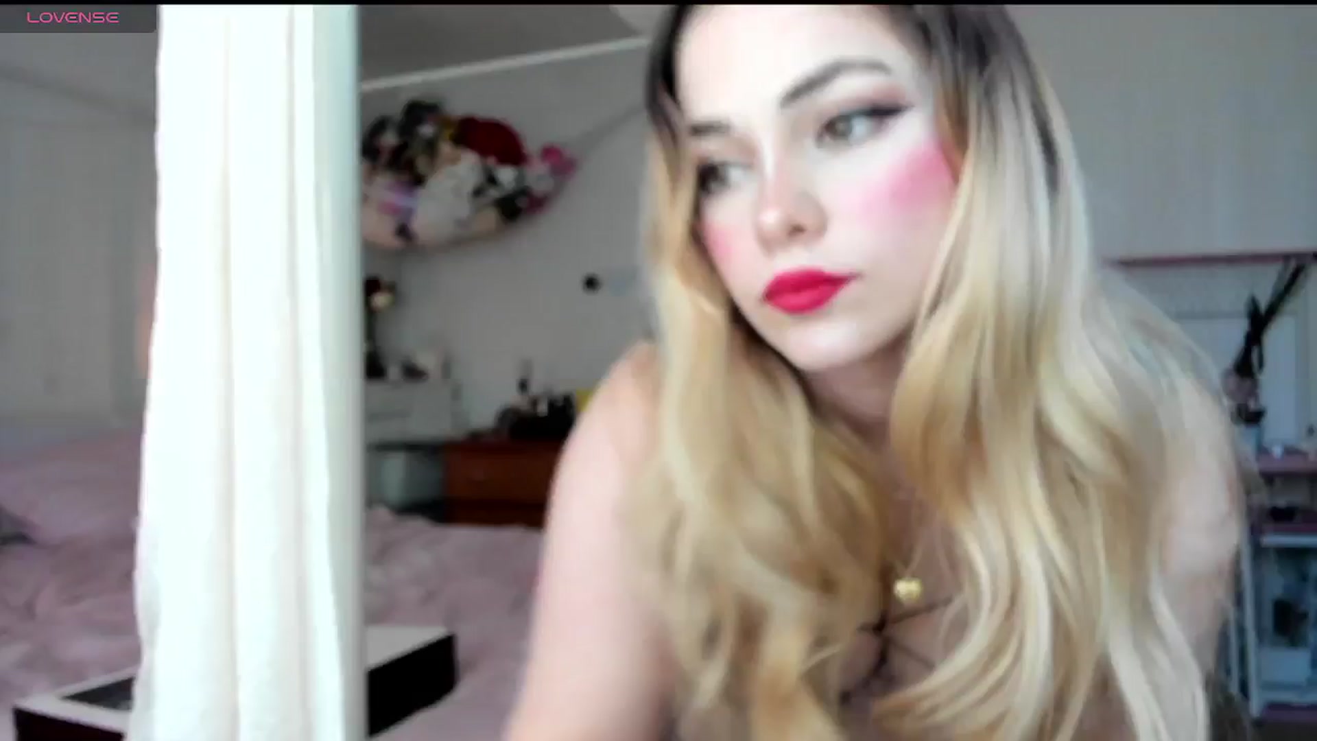 Gallery image thumbnail from lolypopbubble's myfreecams stream on, 03/27/2025, 20:57 image 7 of 20