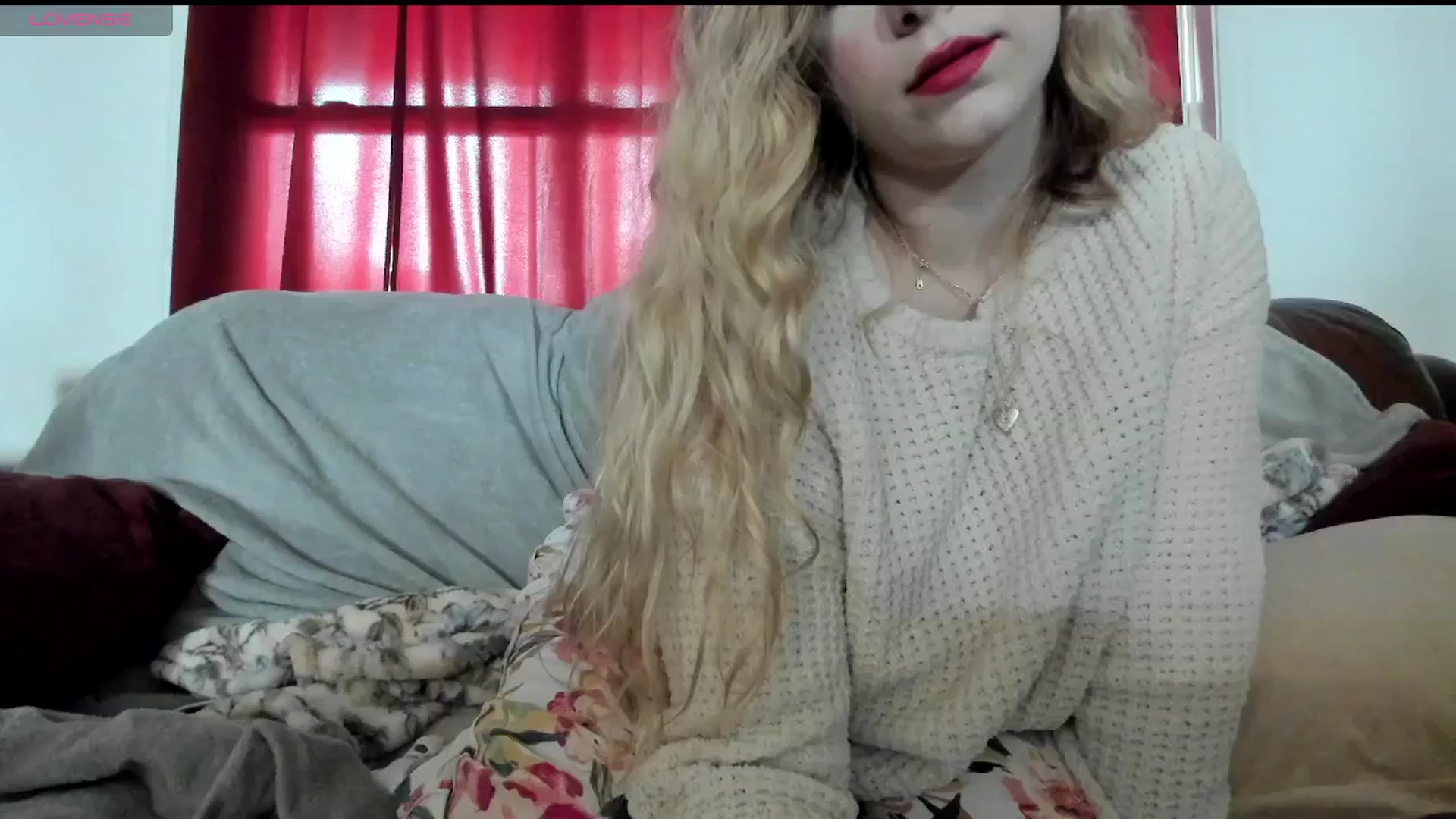 Gallery image thumbnail from lolypopbubble's myfreecams stream on, 04/10/2025, 20:41 image 10 of 20