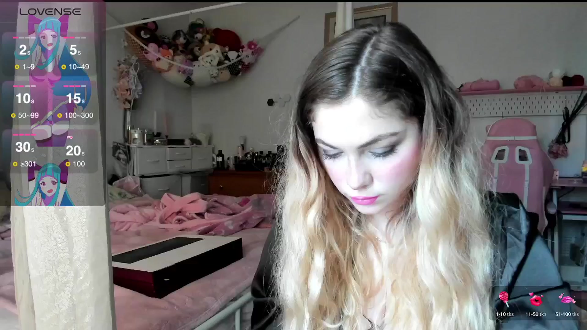Gallery image thumbnail from lolypopbubble's myfreecams stream on, 04/15/2025, 20:25 image 13 of 20