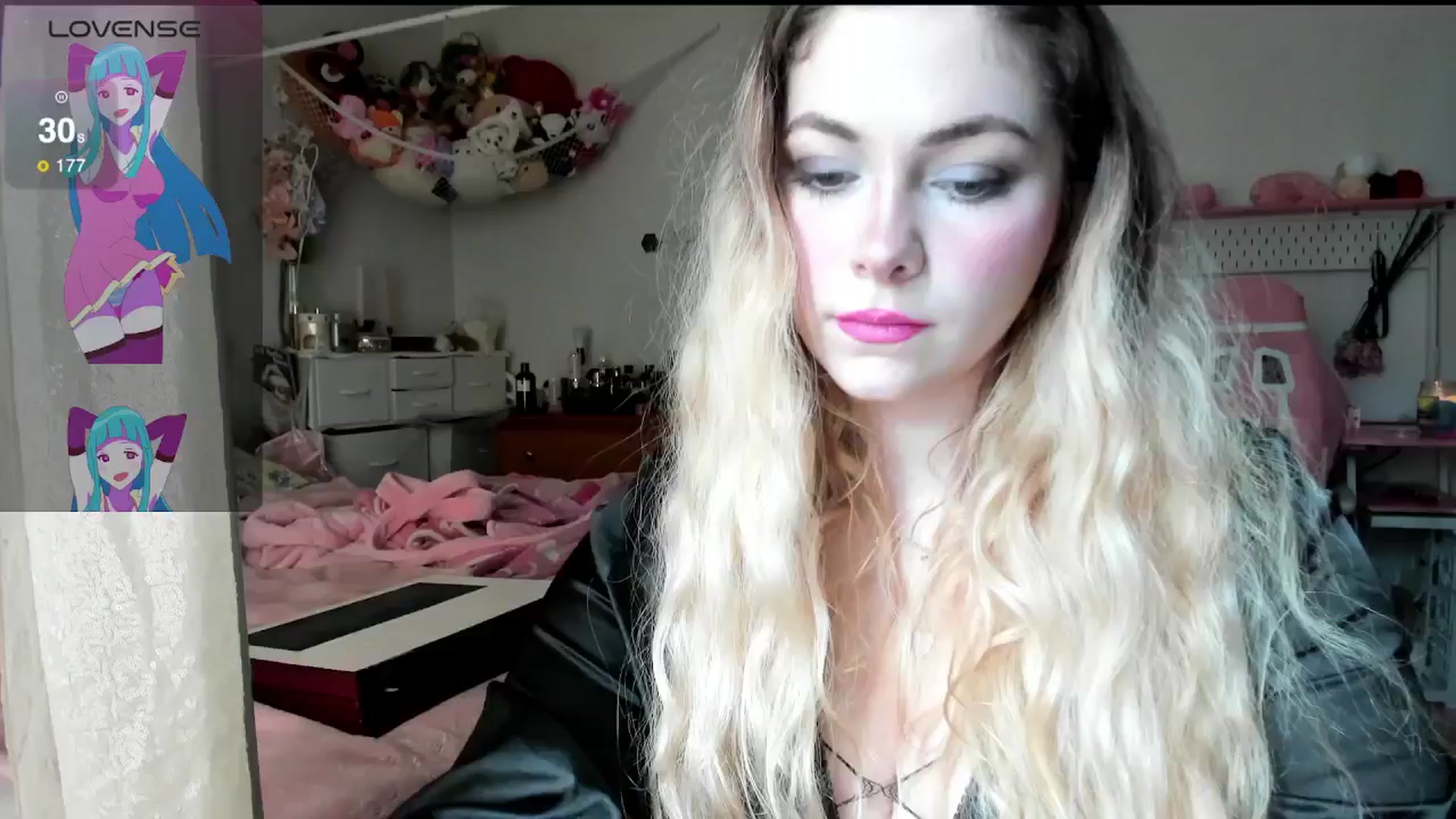 Gallery image thumbnail from lolypopbubble's myfreecams stream on, 04/15/2025, 20:25 image 10 of 20