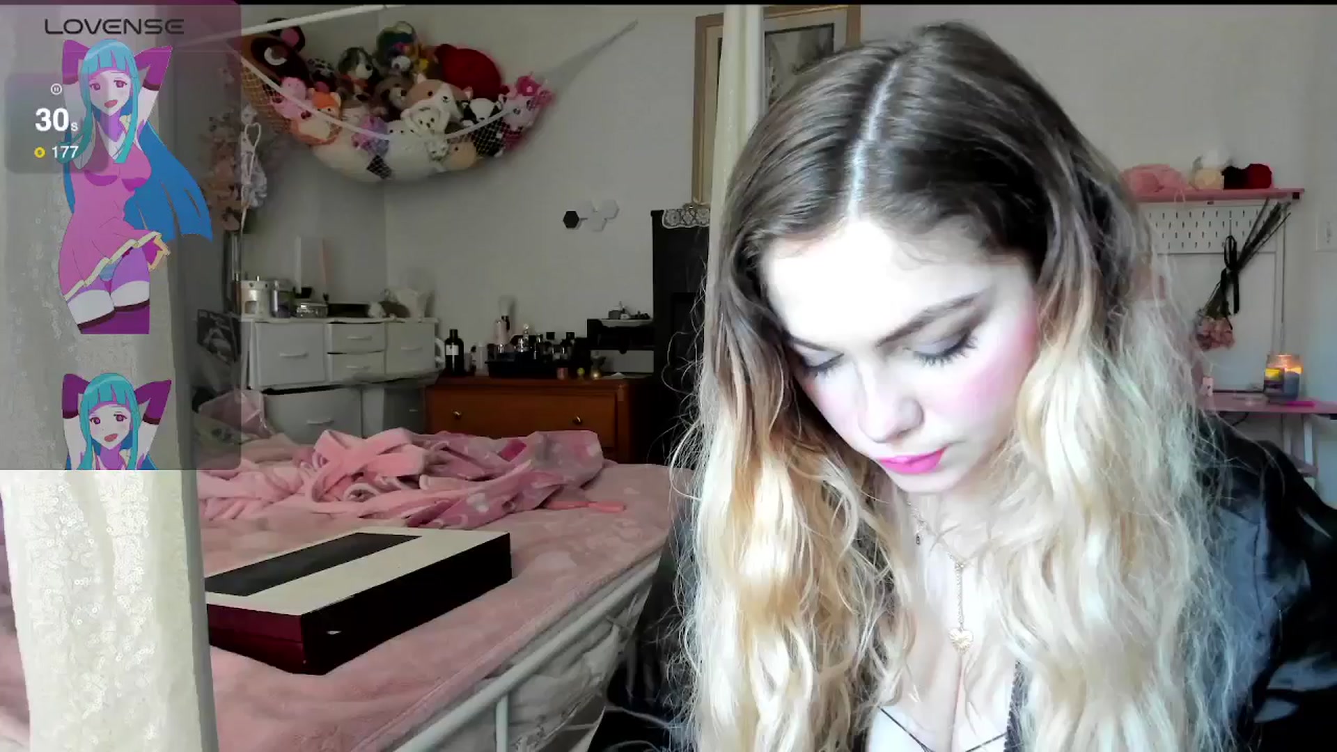 Gallery image thumbnail from lolypopbubble's myfreecams stream on, 04/15/2025, 20:25 image 4 of 20