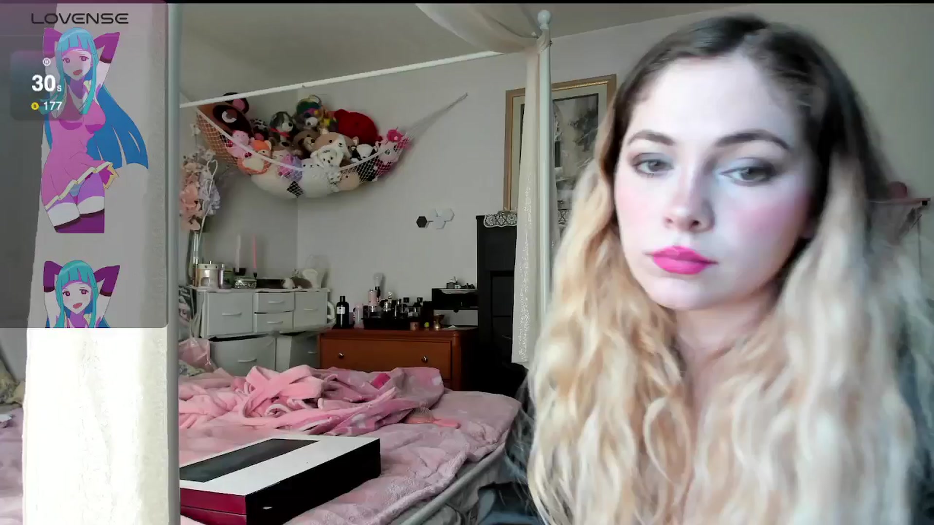 Gallery image thumbnail from lolypopbubble's myfreecams stream on, 04/15/2025, 21:41 image 4 of 20