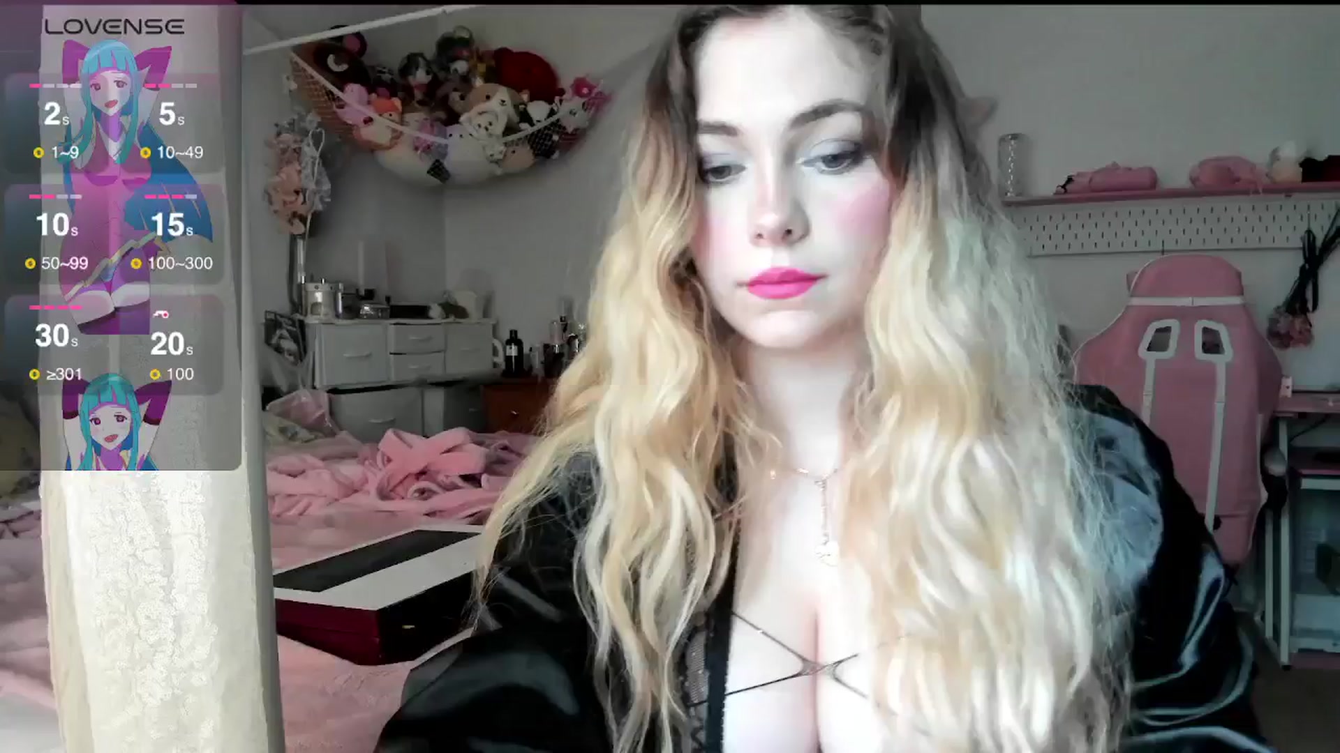 Gallery image thumbnail from lolypopbubble's myfreecams stream on, 04/15/2025, 21:41 image 12 of 20