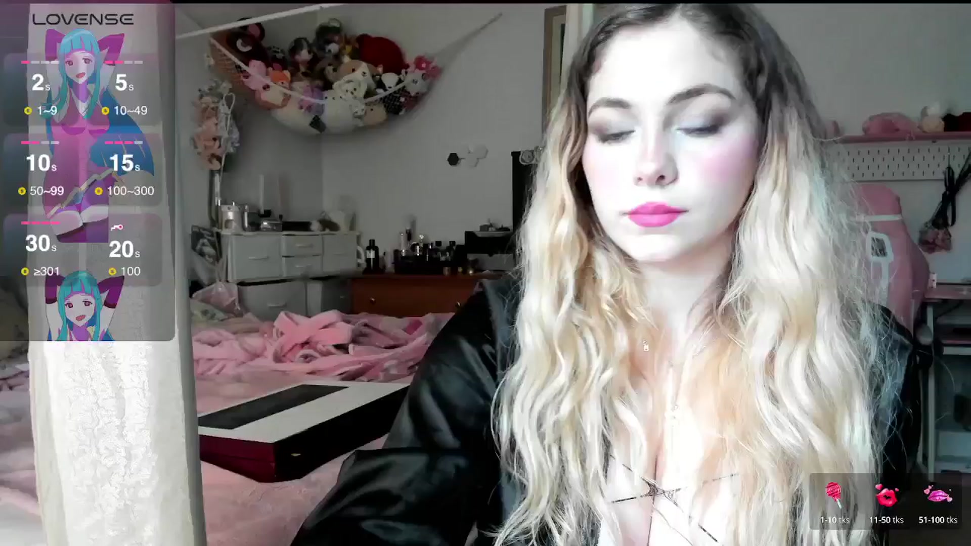 Gallery image thumbnail from lolypopbubble's myfreecams stream on, 04/15/2025, 21:41 image 14 of 20