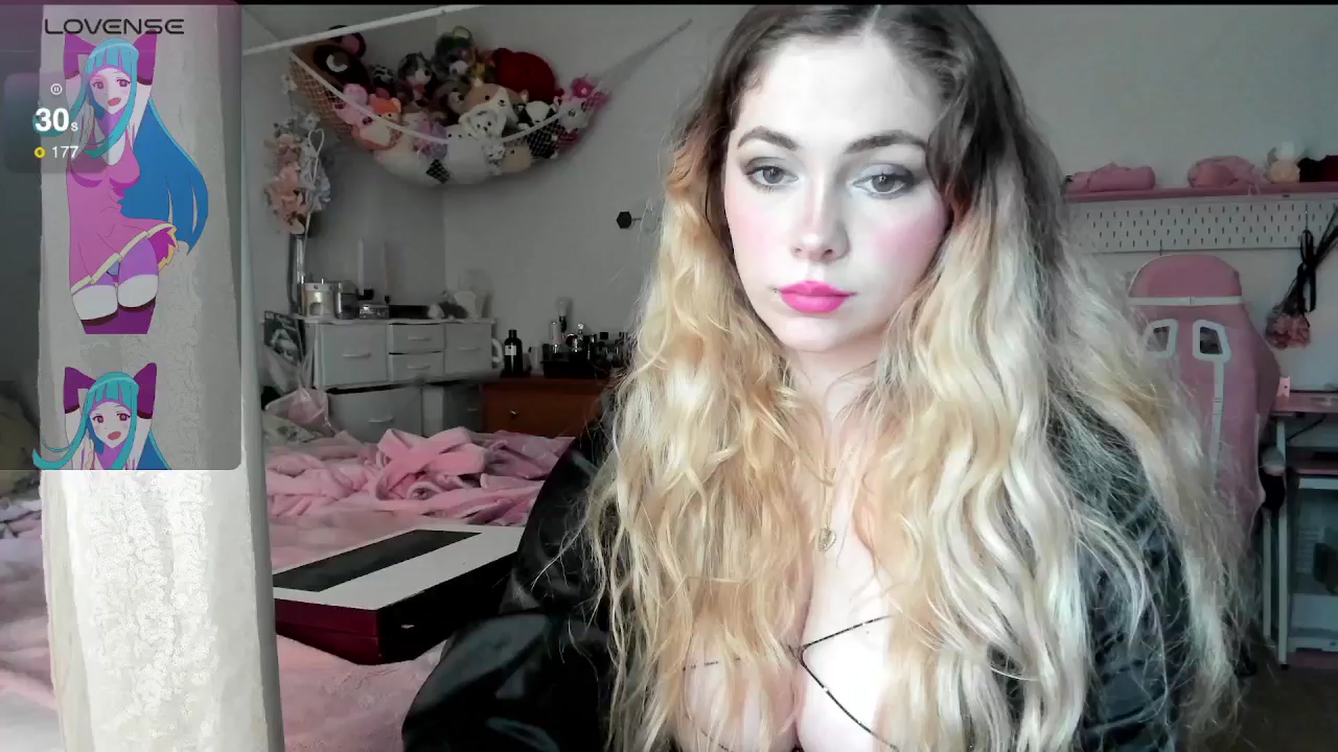 Gallery image thumbnail from lolypopbubble's myfreecams stream on, 04/15/2025, 21:41 image 9 of 20