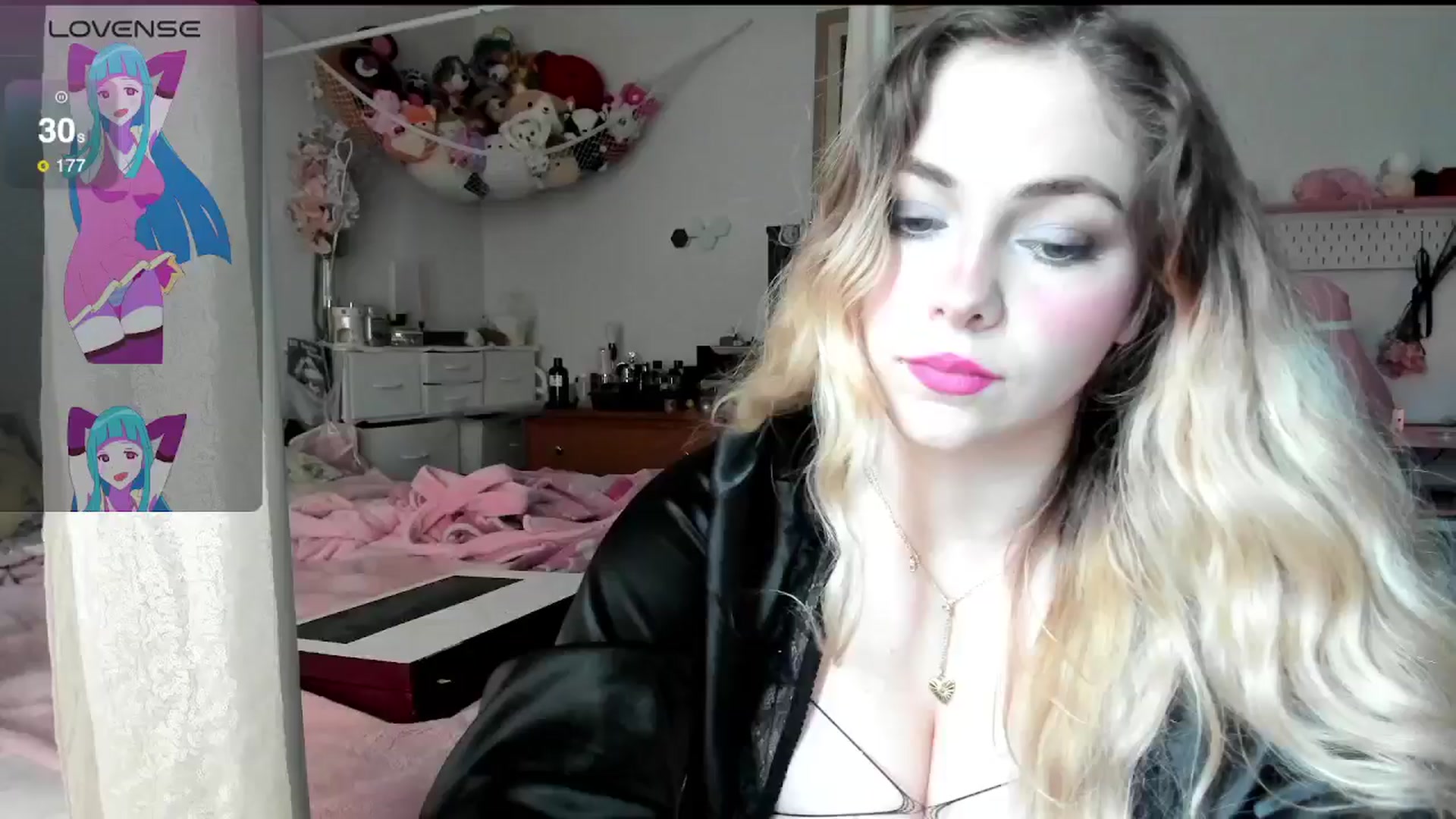 Gallery image thumbnail from lolypopbubble's myfreecams stream on, 04/15/2025, 21:41 image 10 of 20
