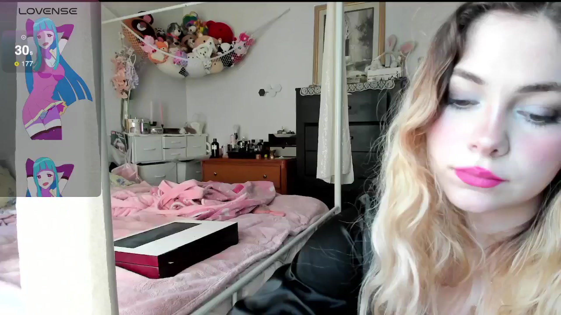 Gallery image thumbnail from lolypopbubble's myfreecams stream on, 04/15/2025, 21:41 image 7 of 20