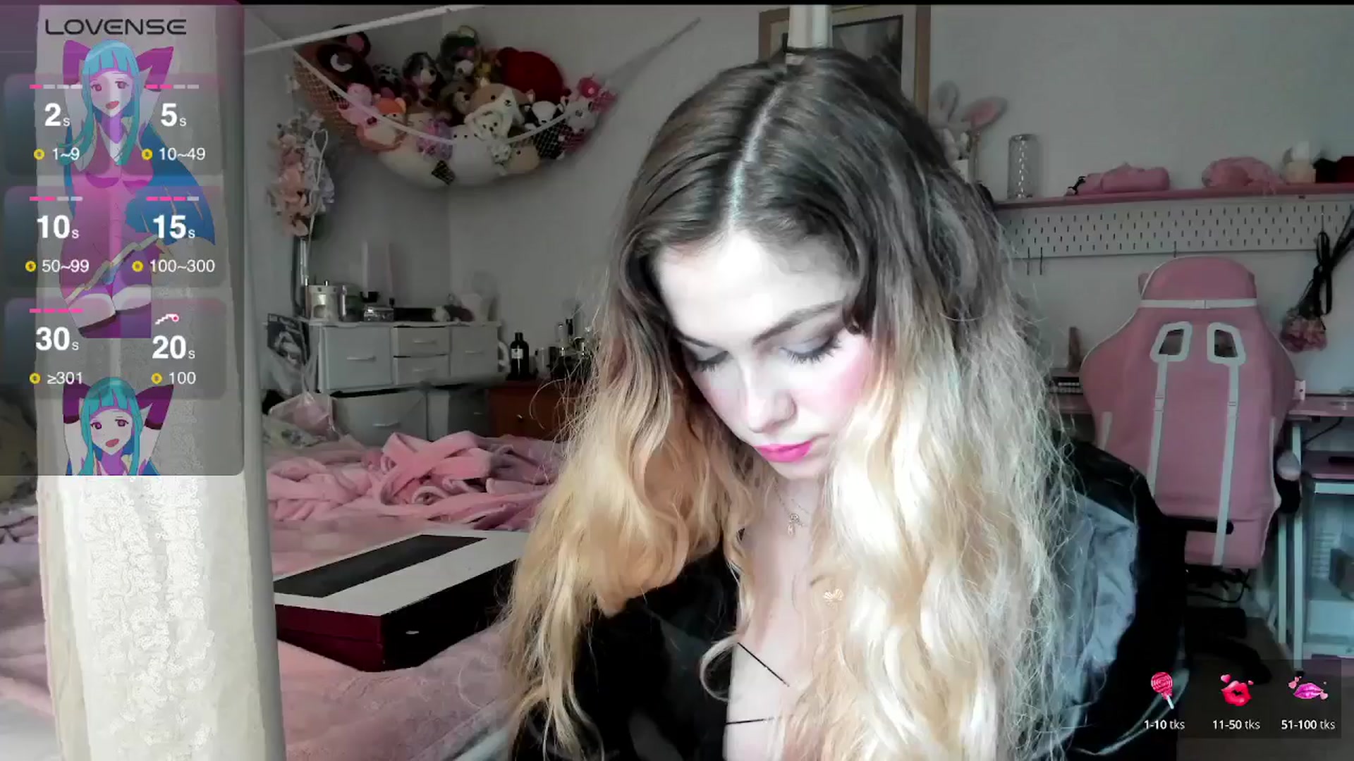 Gallery image thumbnail from lolypopbubble's myfreecams stream on, 04/15/2025, 21:41 image 15 of 20