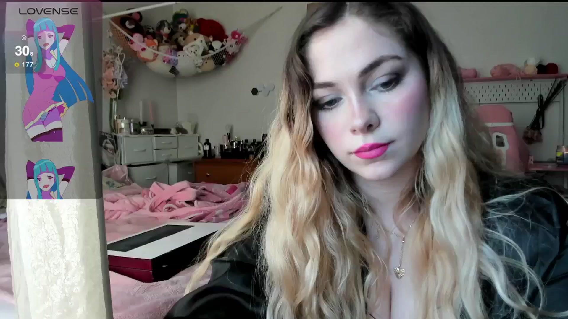 Gallery image thumbnail from lolypopbubble's myfreecams stream on, 04/15/2025, 21:41 image 5 of 20