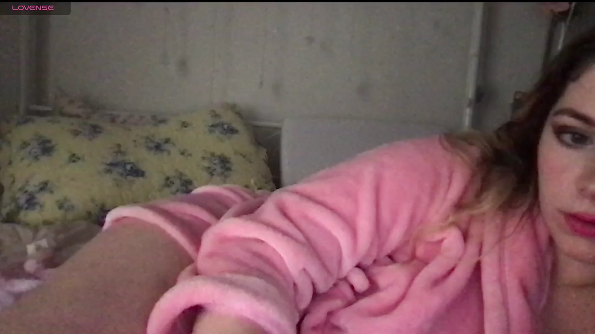 Gallery image thumbnail from lolypopbubble's myfreecams stream on, 04/15/2025, 22:31 image 13 of 20
