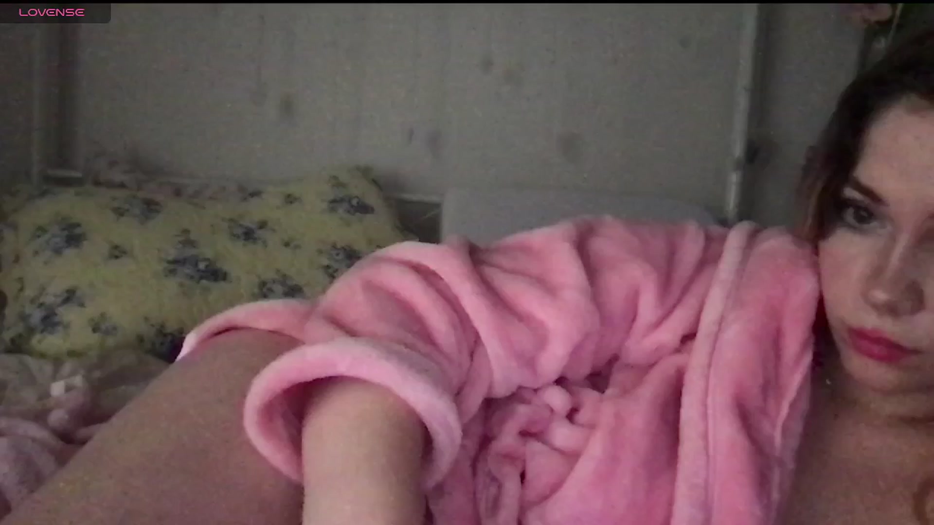 Gallery image thumbnail from lolypopbubble's myfreecams stream on, 04/15/2025, 22:31 image 10 of 20