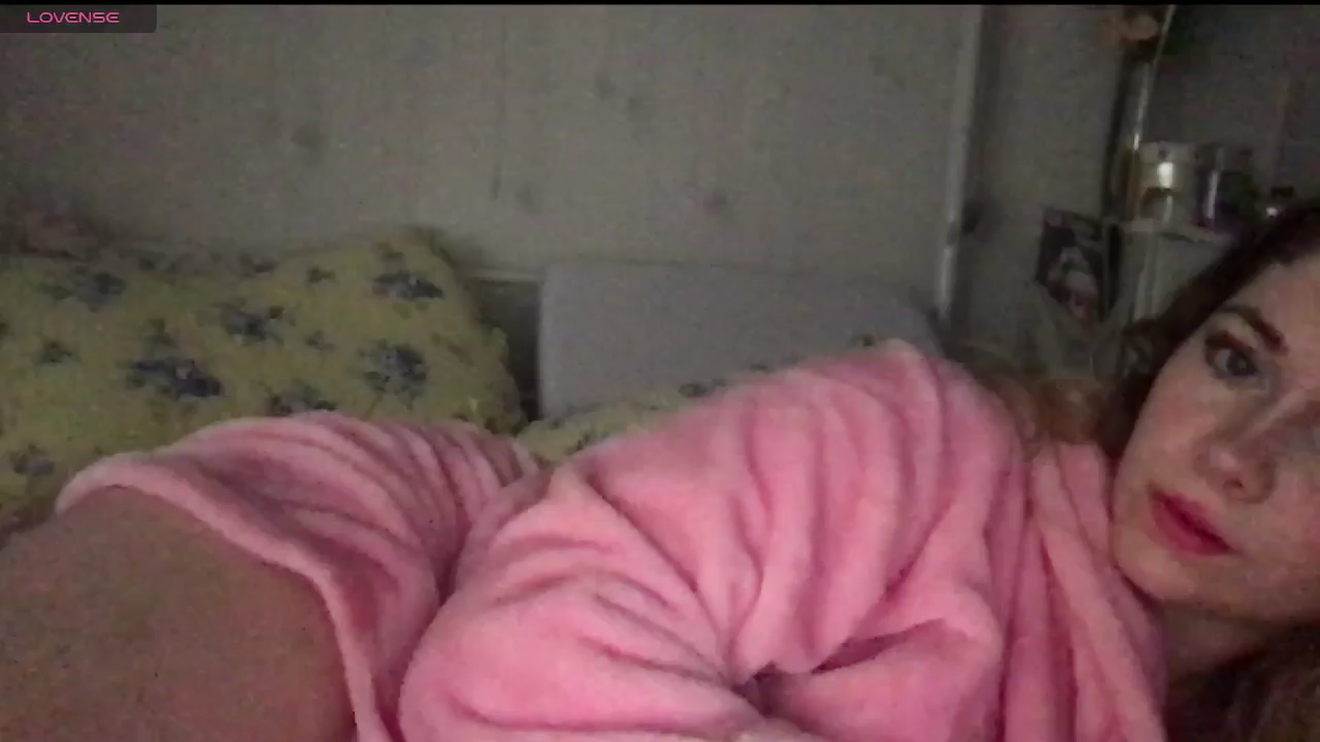 Gallery image thumbnail from lolypopbubble's myfreecams stream on, 04/15/2025, 22:31 image 19 of 20