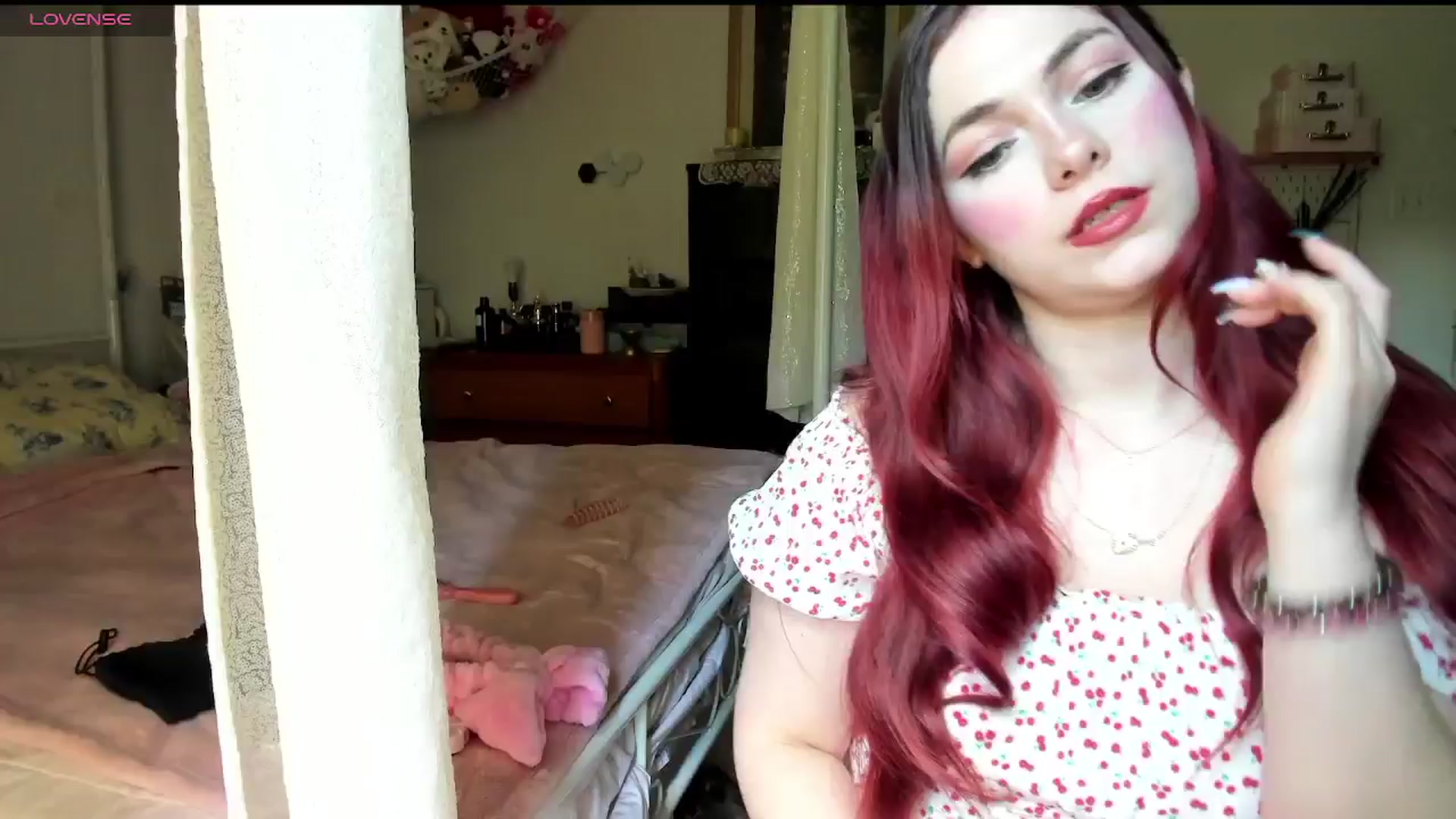 Gallery image thumbnail from lolypopbubble's myfreecams stream on, 05/02/2025, 20:20 image 6 of 20