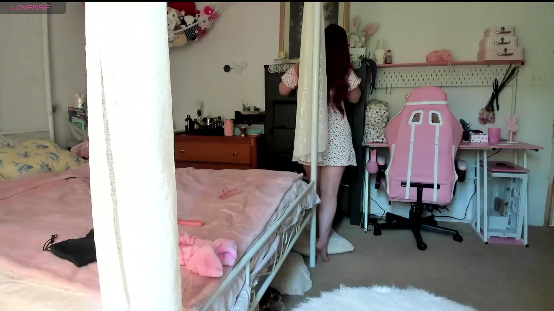 Gallery image thumbnail from lolypopbubble's myfreecams stream on, 05/02/2025, 20:20 image 13 of 20