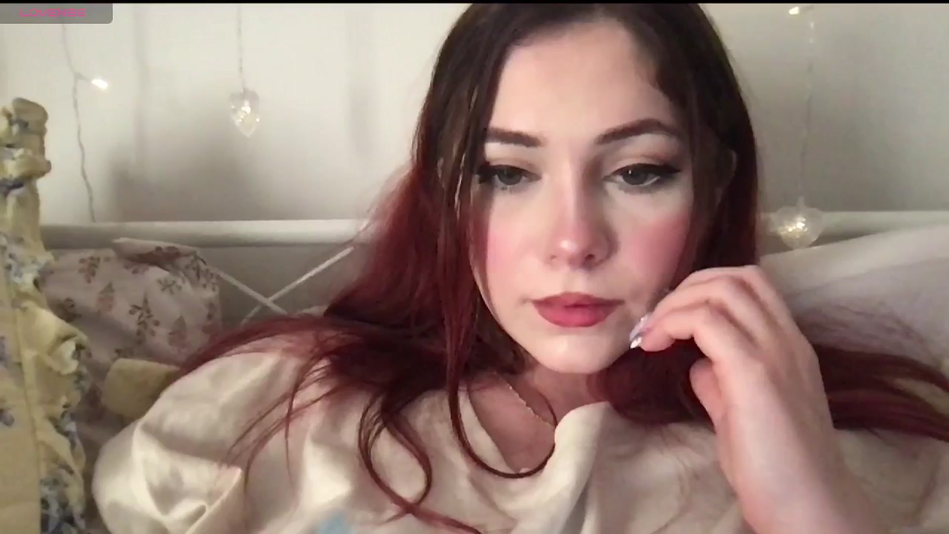 Gallery image thumbnail from lolypopbubble's myfreecams stream on, 05/06/2025, 21:11 image 12 of 20